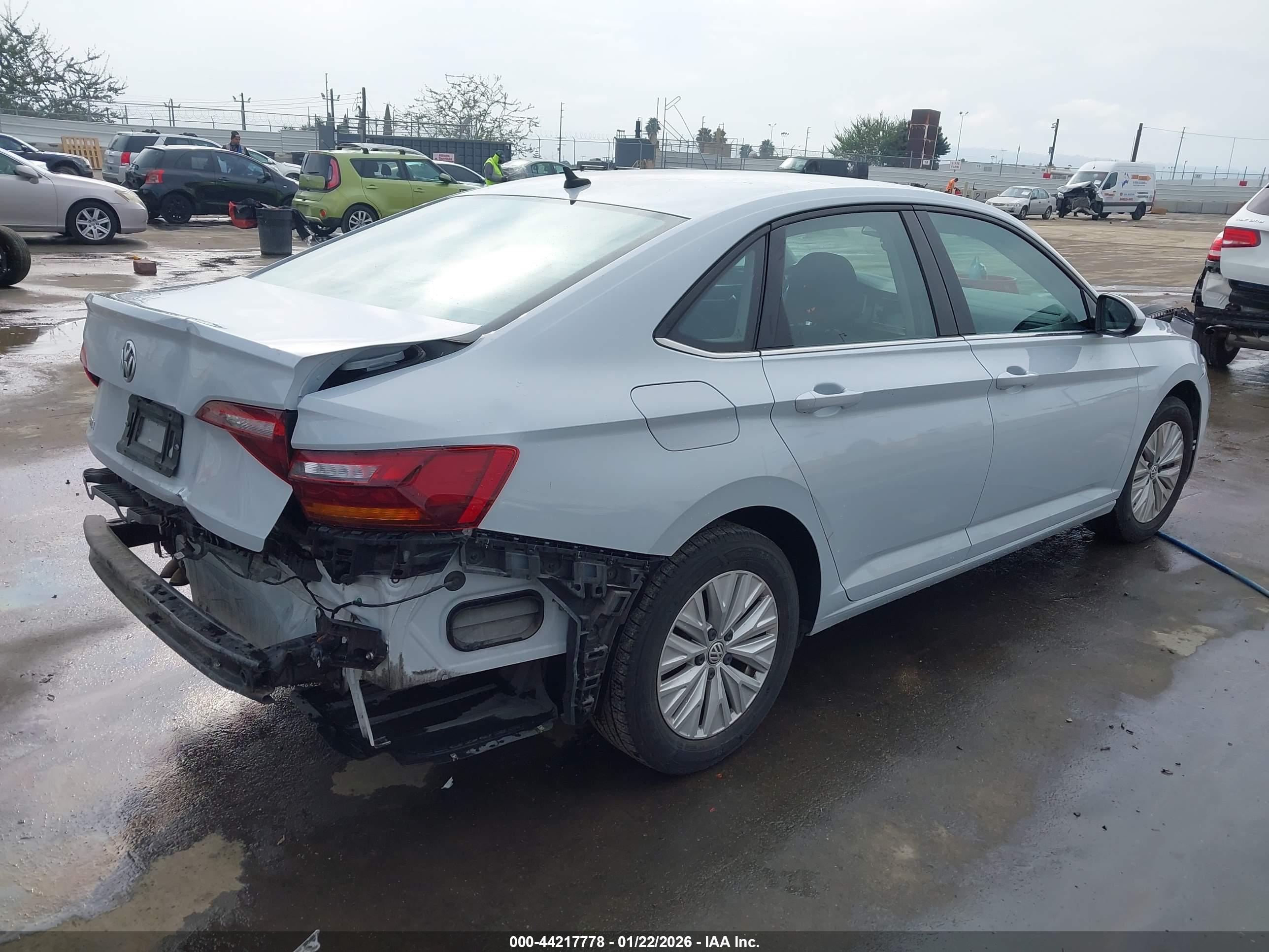 VOLKSWAGEN JETTA image 4