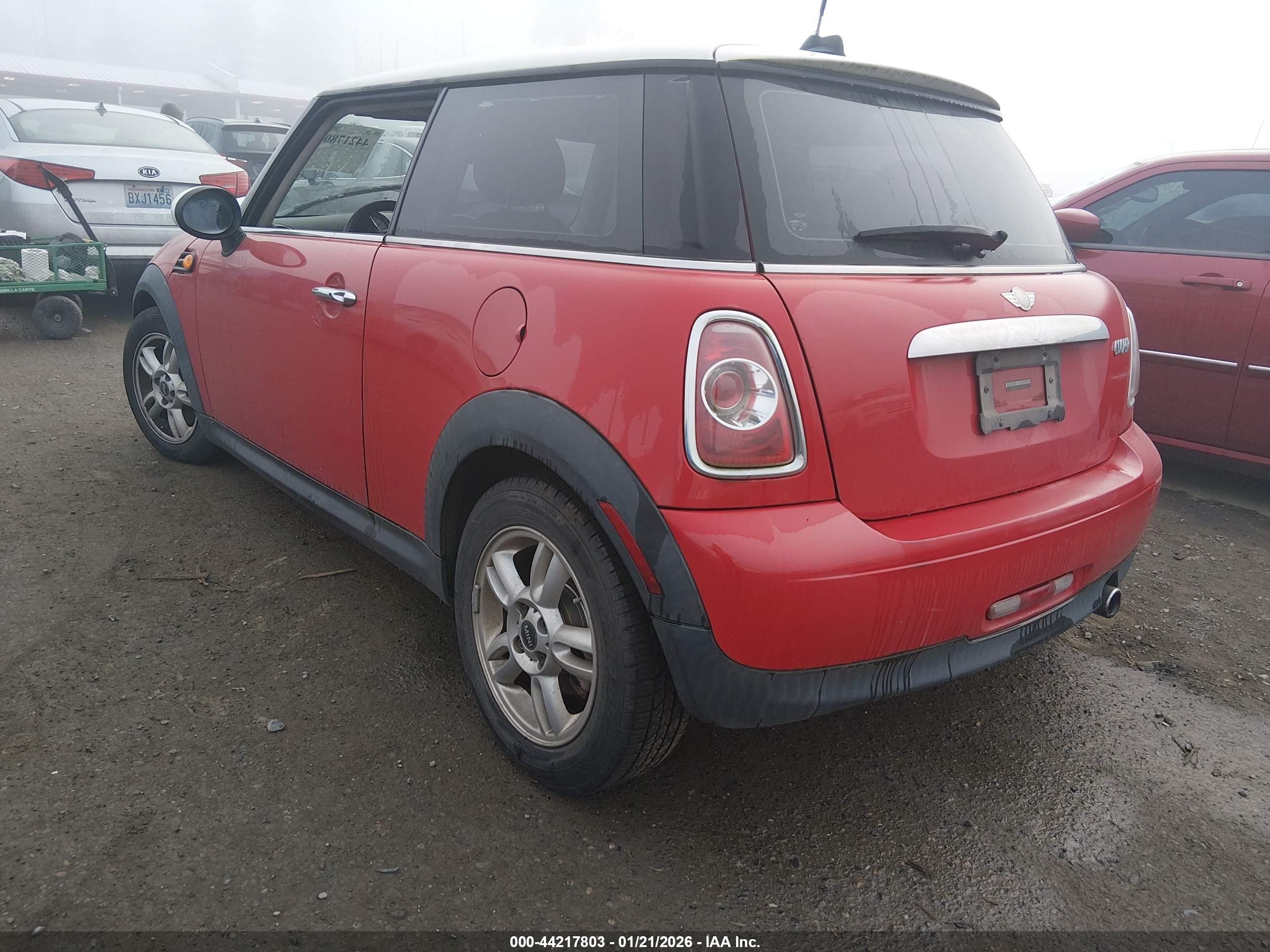 MINI COOPER image 3