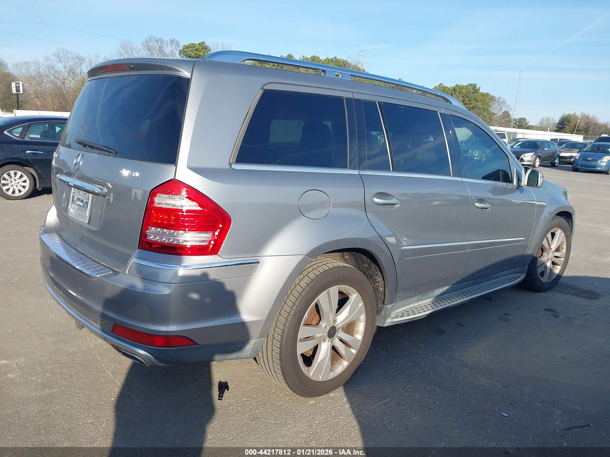 MERCEDES-BENZ GL image 4