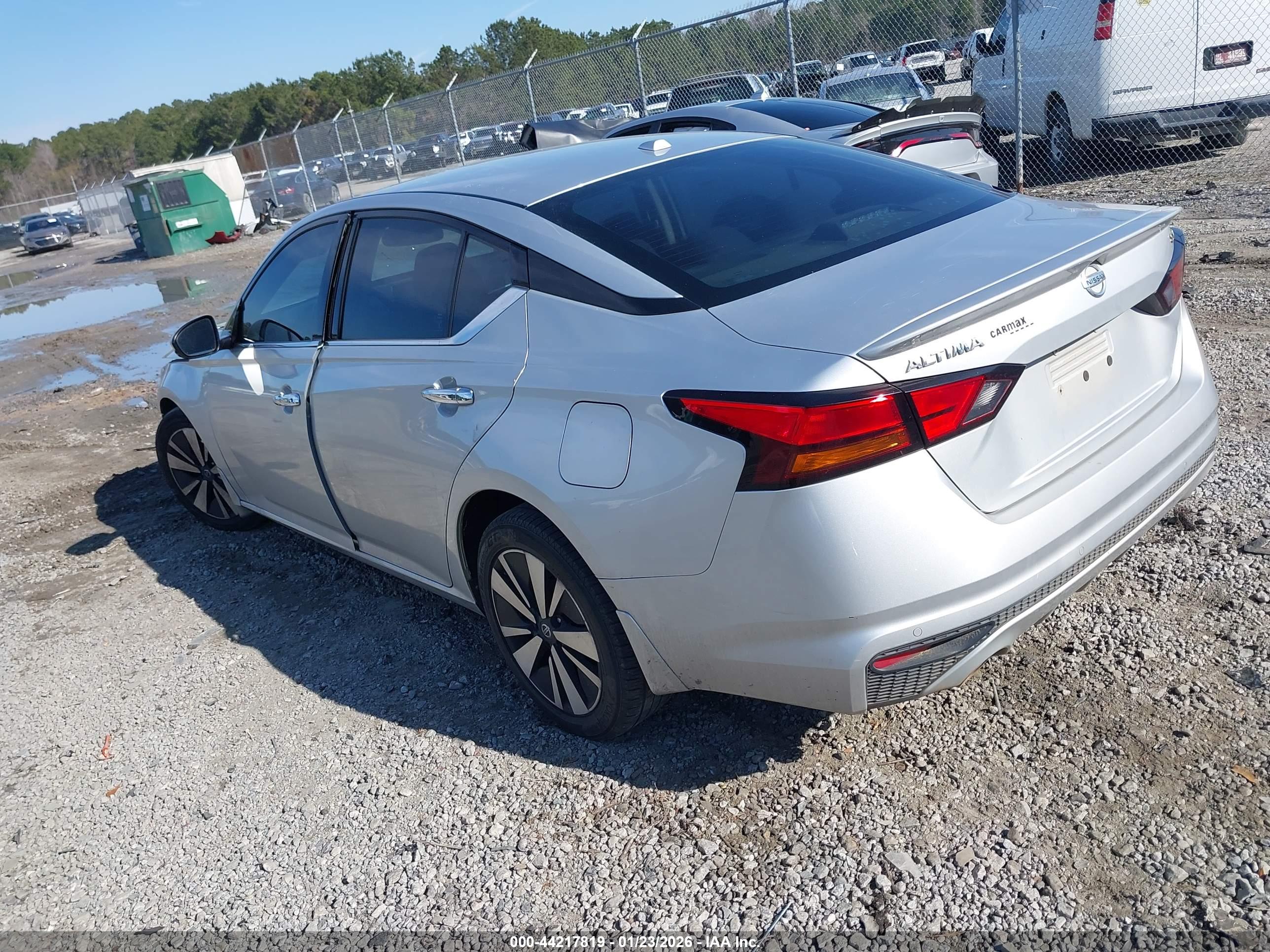 NISSAN ALTIMA image 3