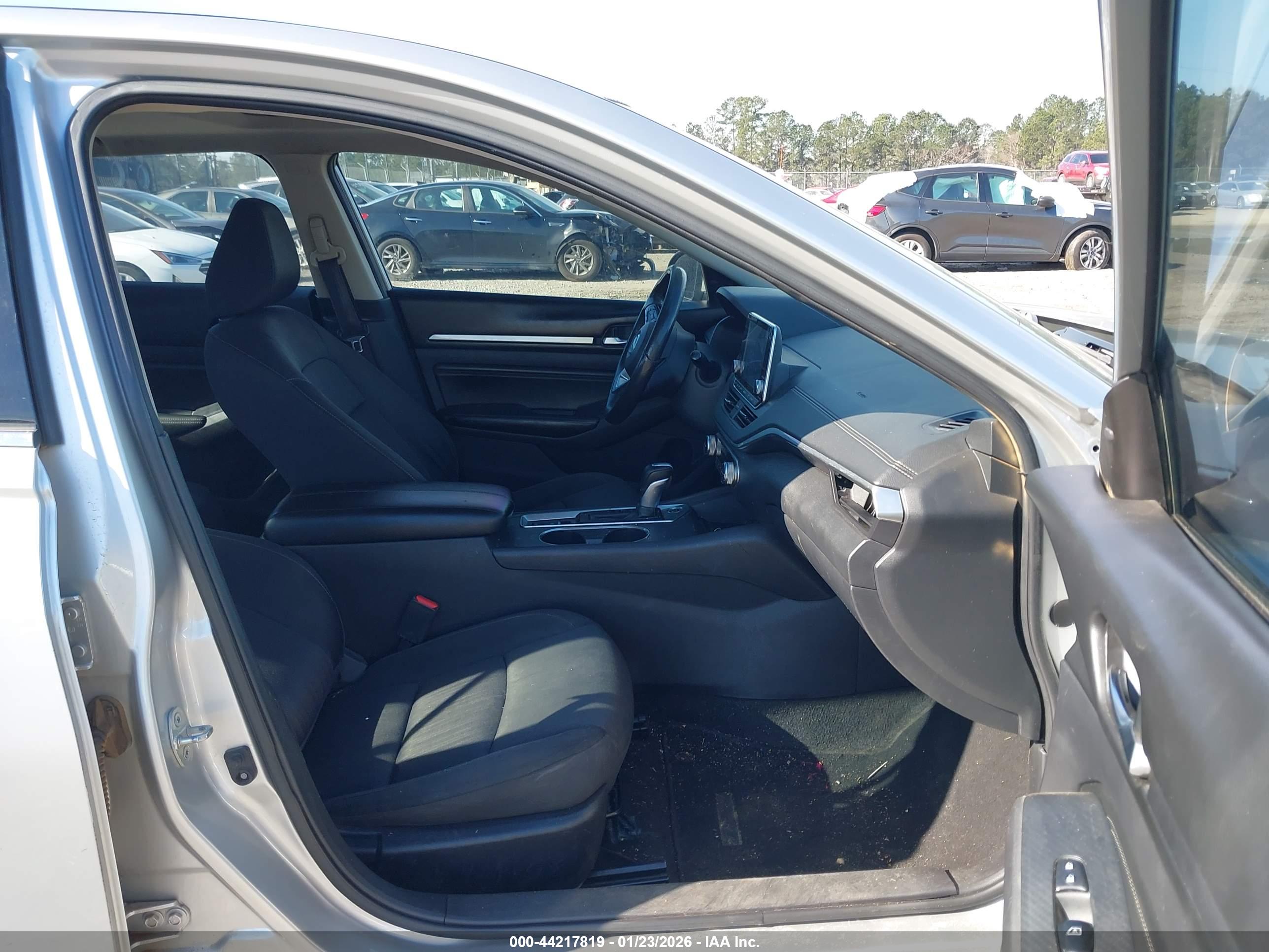 NISSAN ALTIMA image 5