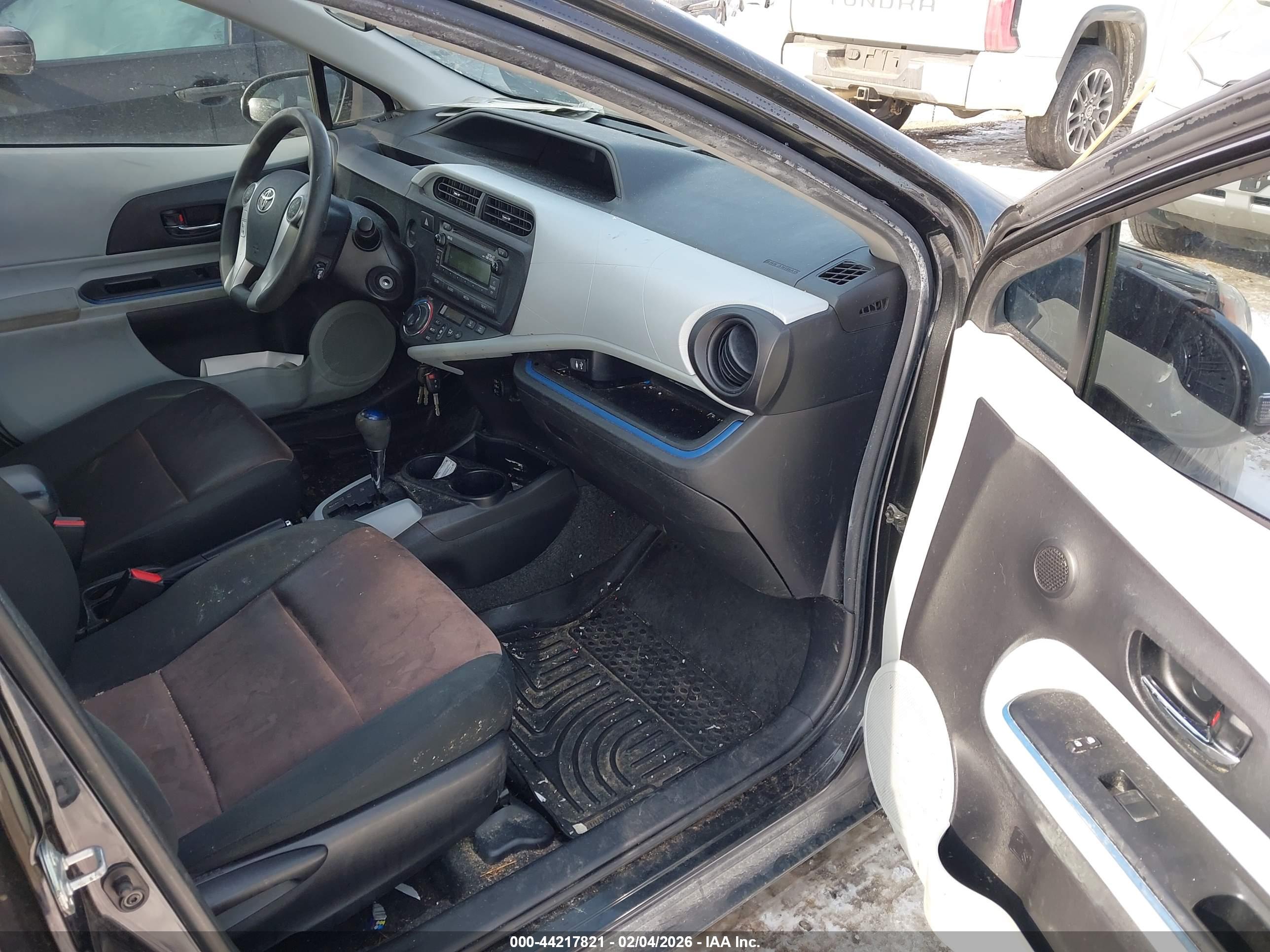 TOYOTA PRIUS image 5