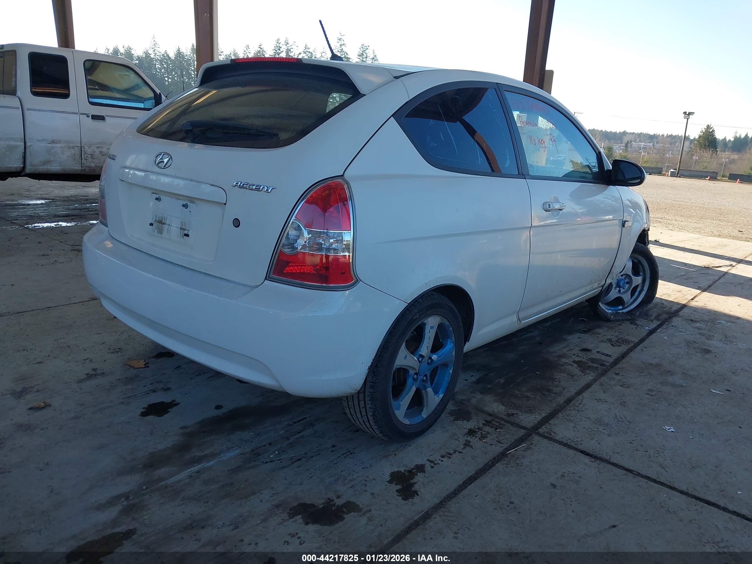 HYUNDAI ACCENT image 4