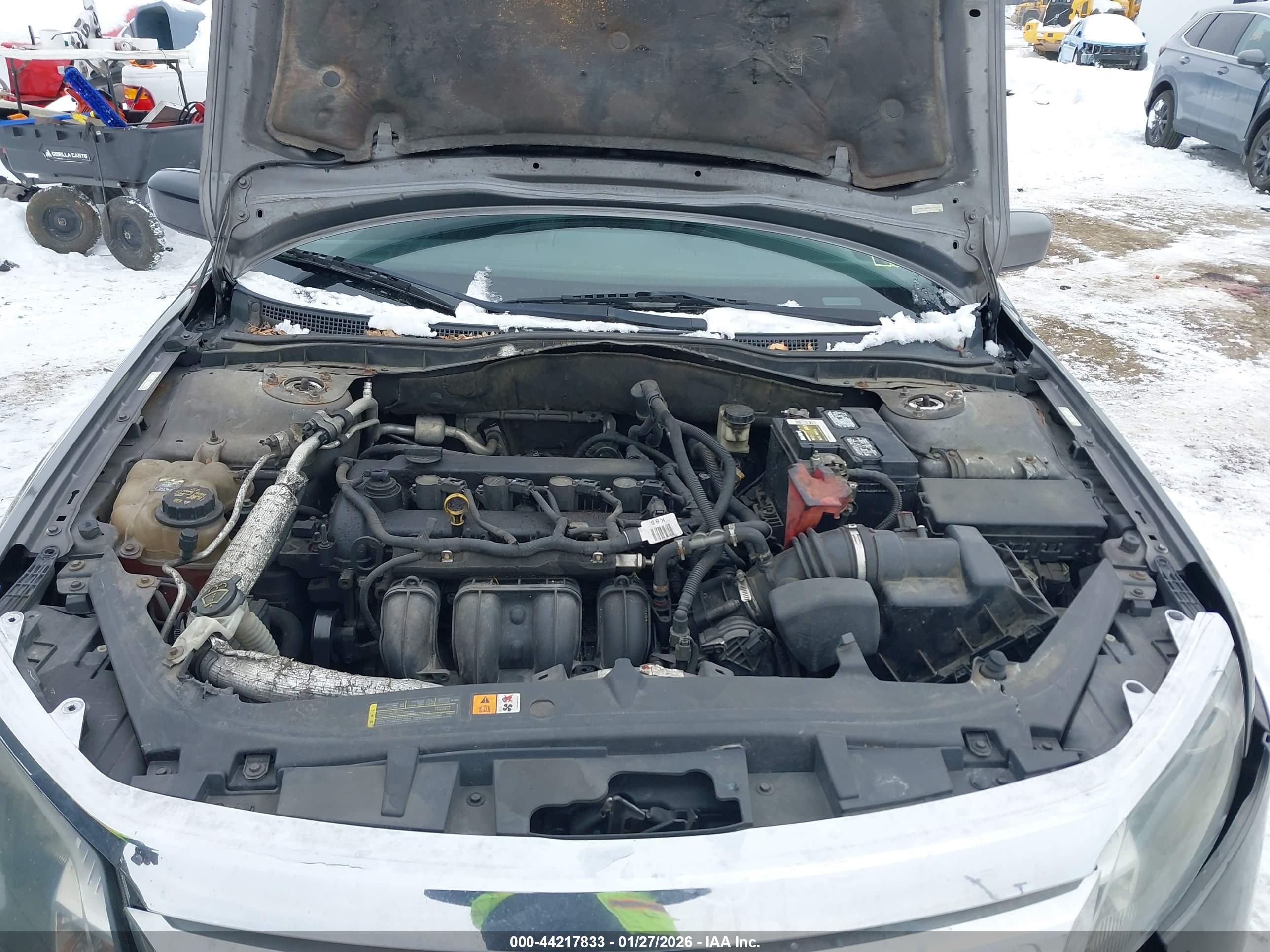 FORD FUSION image 10
