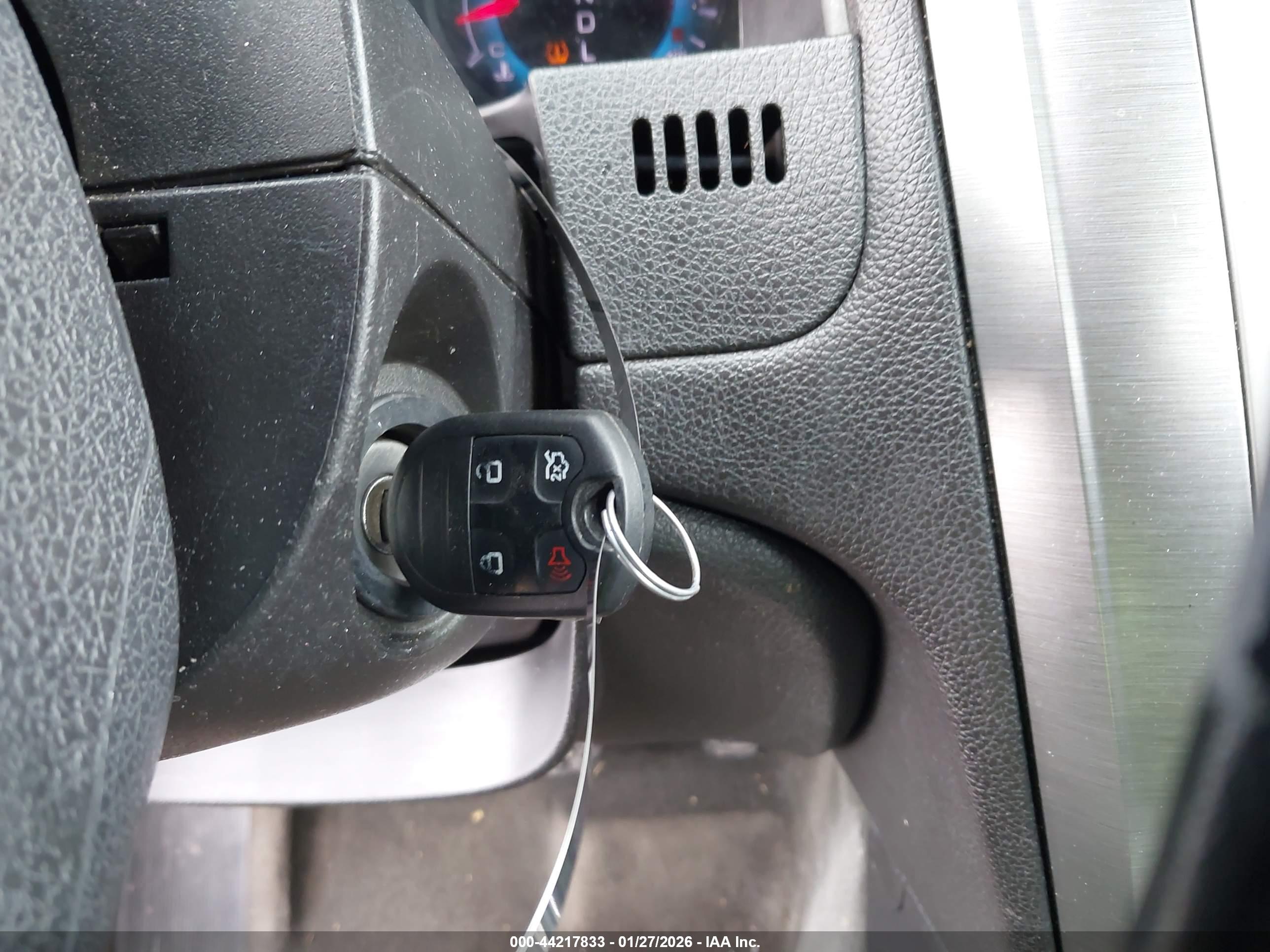 FORD FUSION image 11