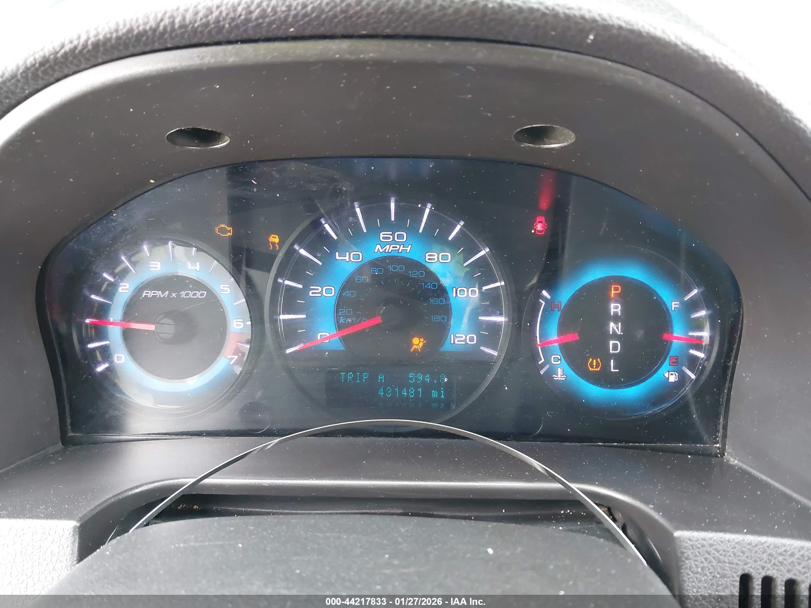 FORD FUSION image 7