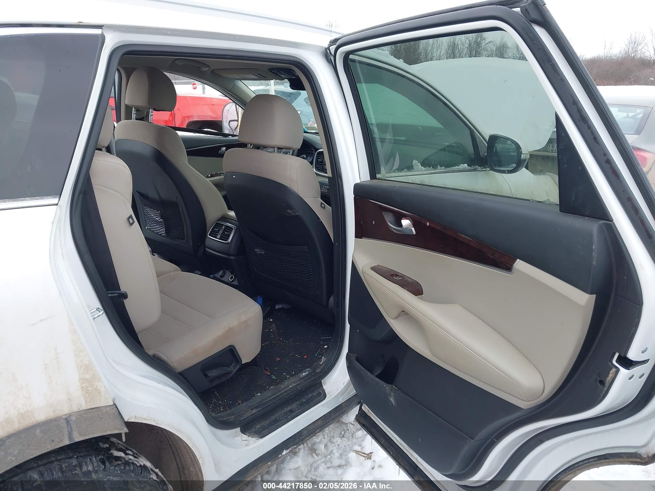 KIA SORENTO image 8