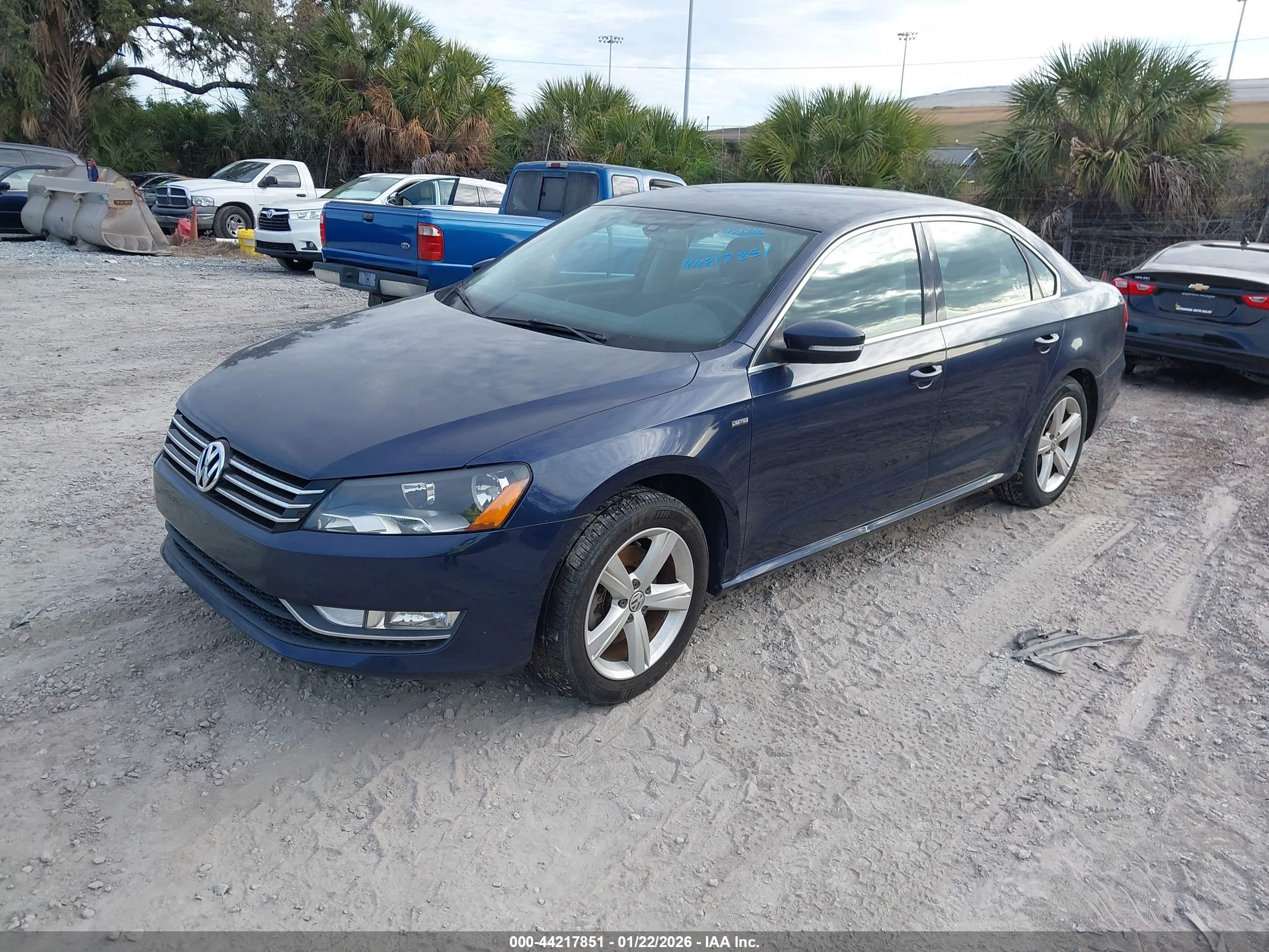 VOLKSWAGEN PASSAT image 2