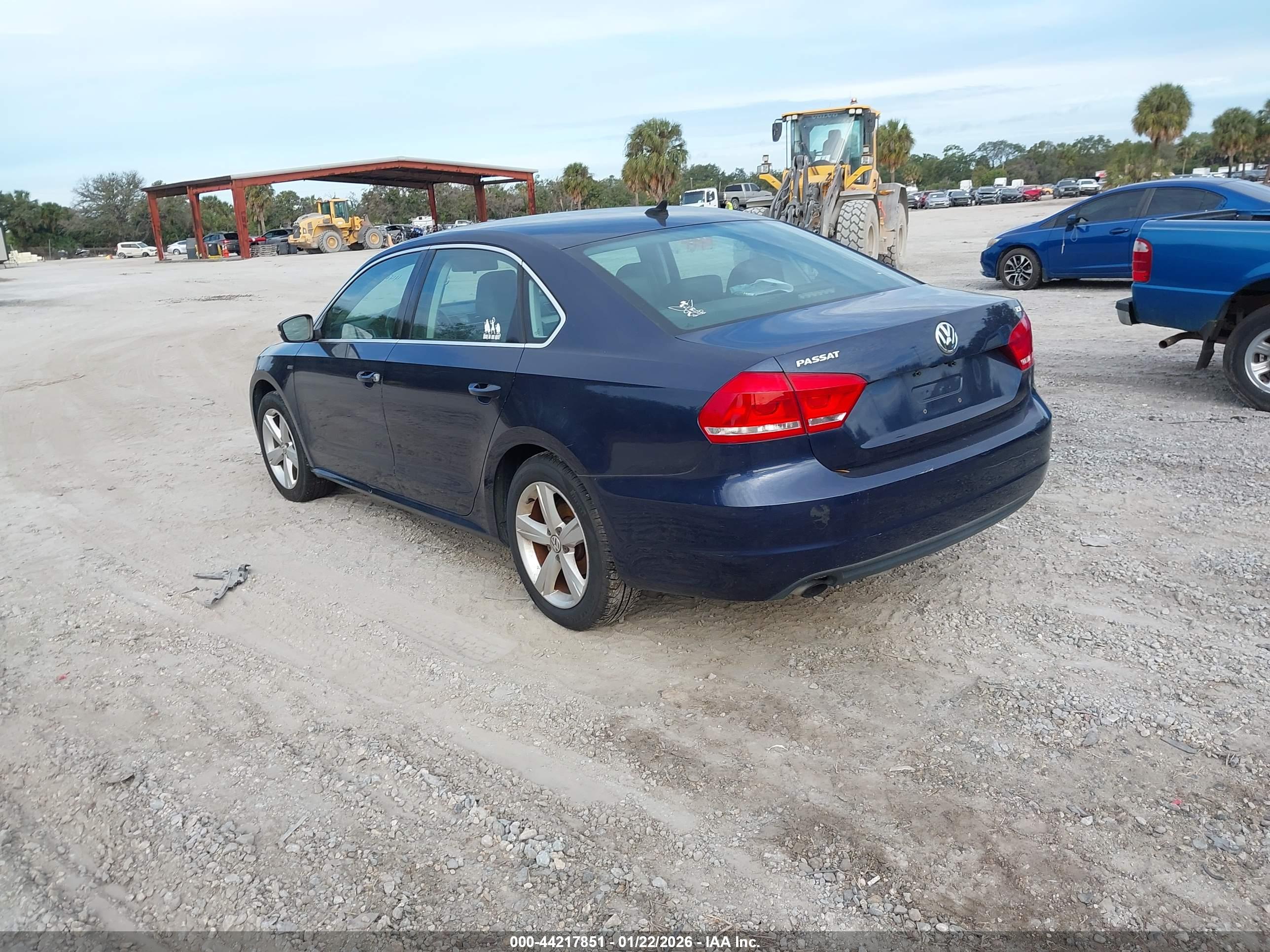 VOLKSWAGEN PASSAT image 3