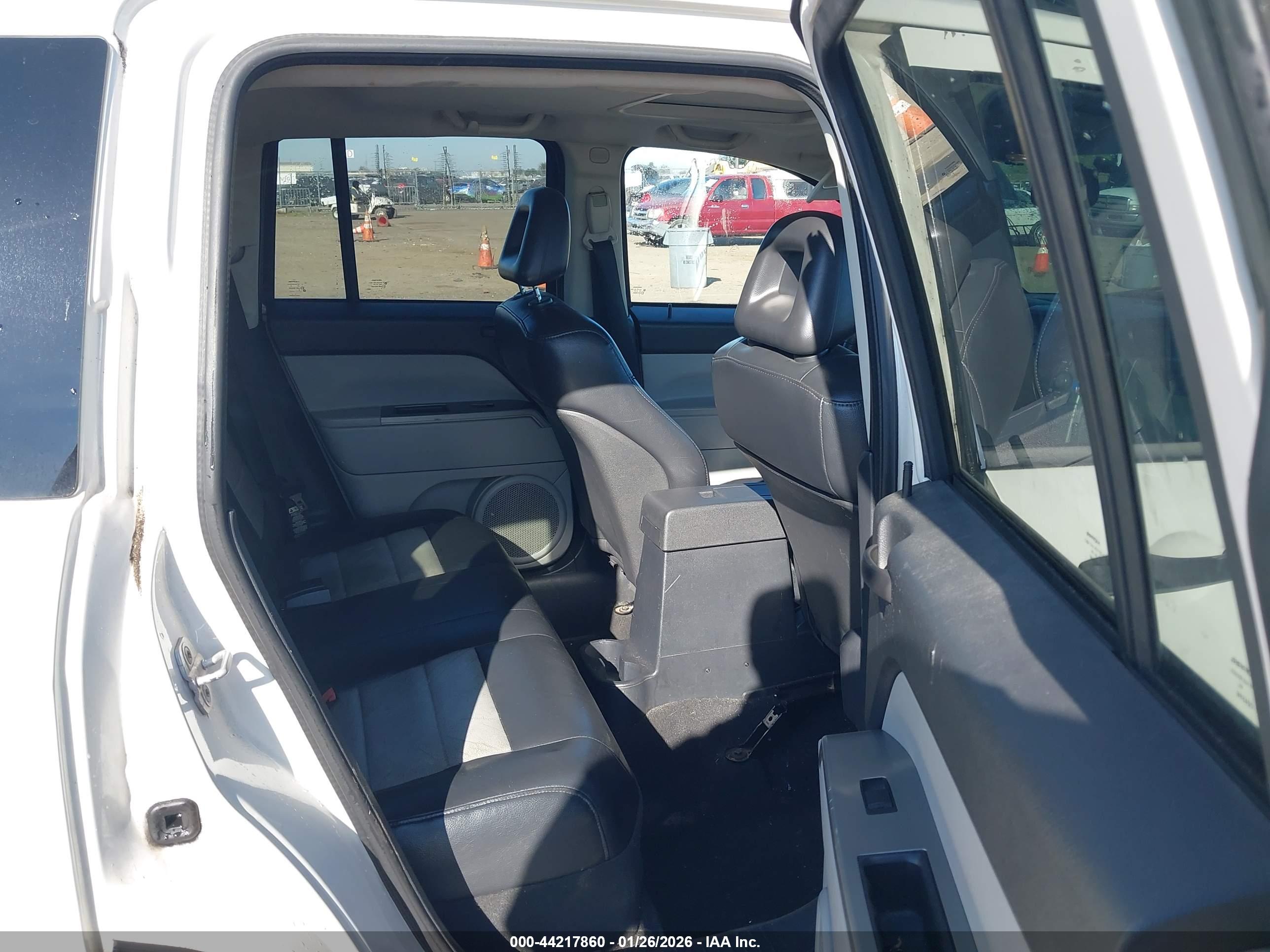 JEEP COMPASS image 8