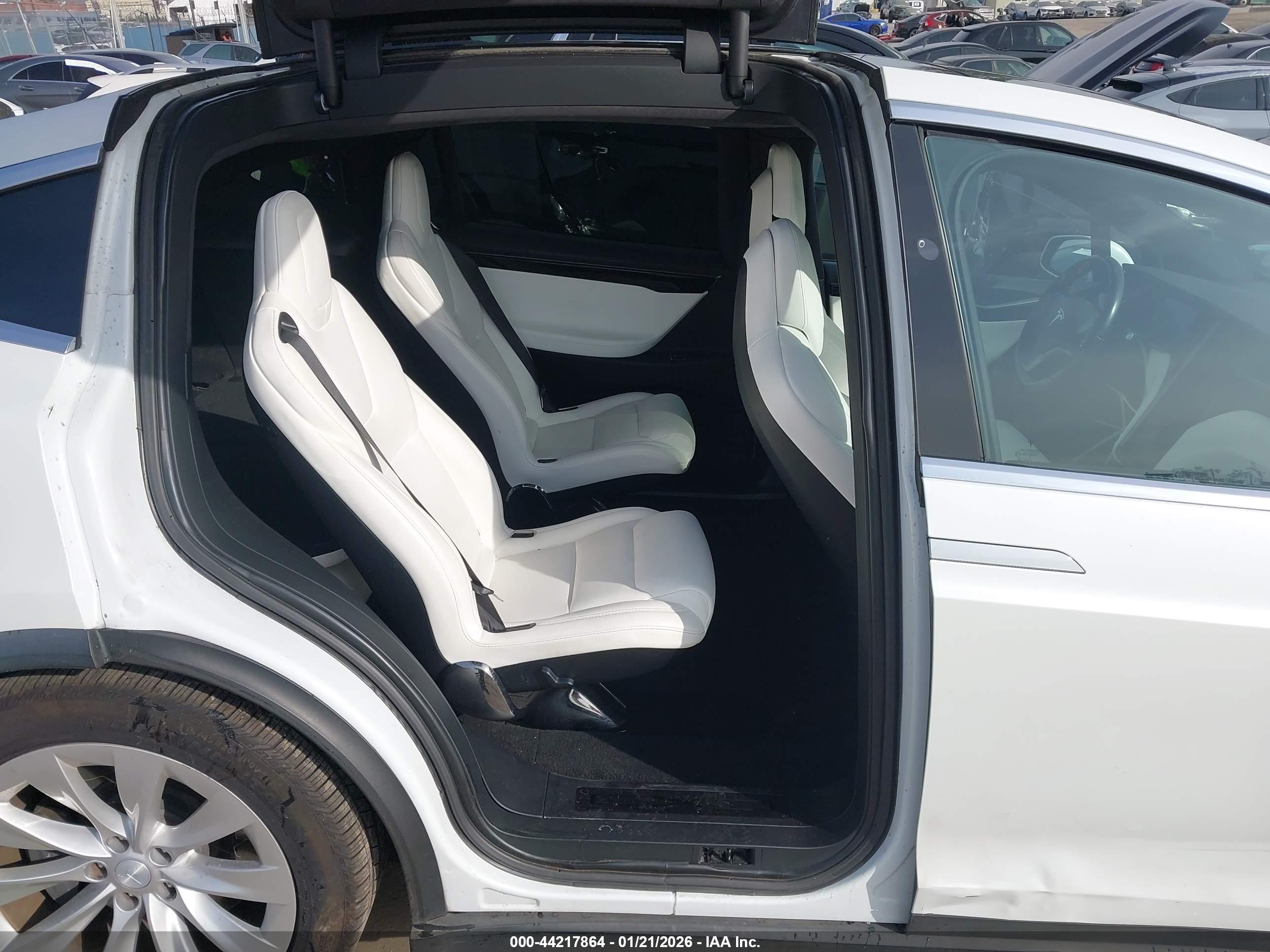 TESLA MODEL image 8