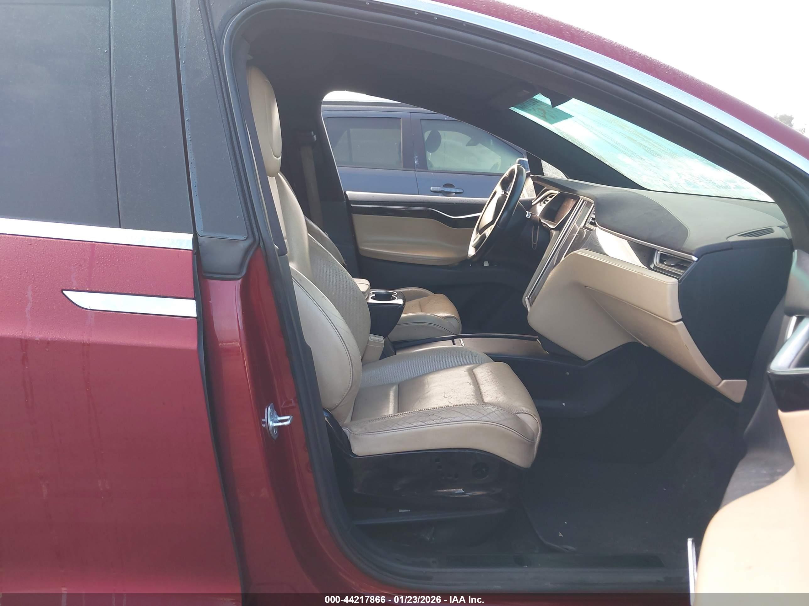 TESLA MODEL image 5
