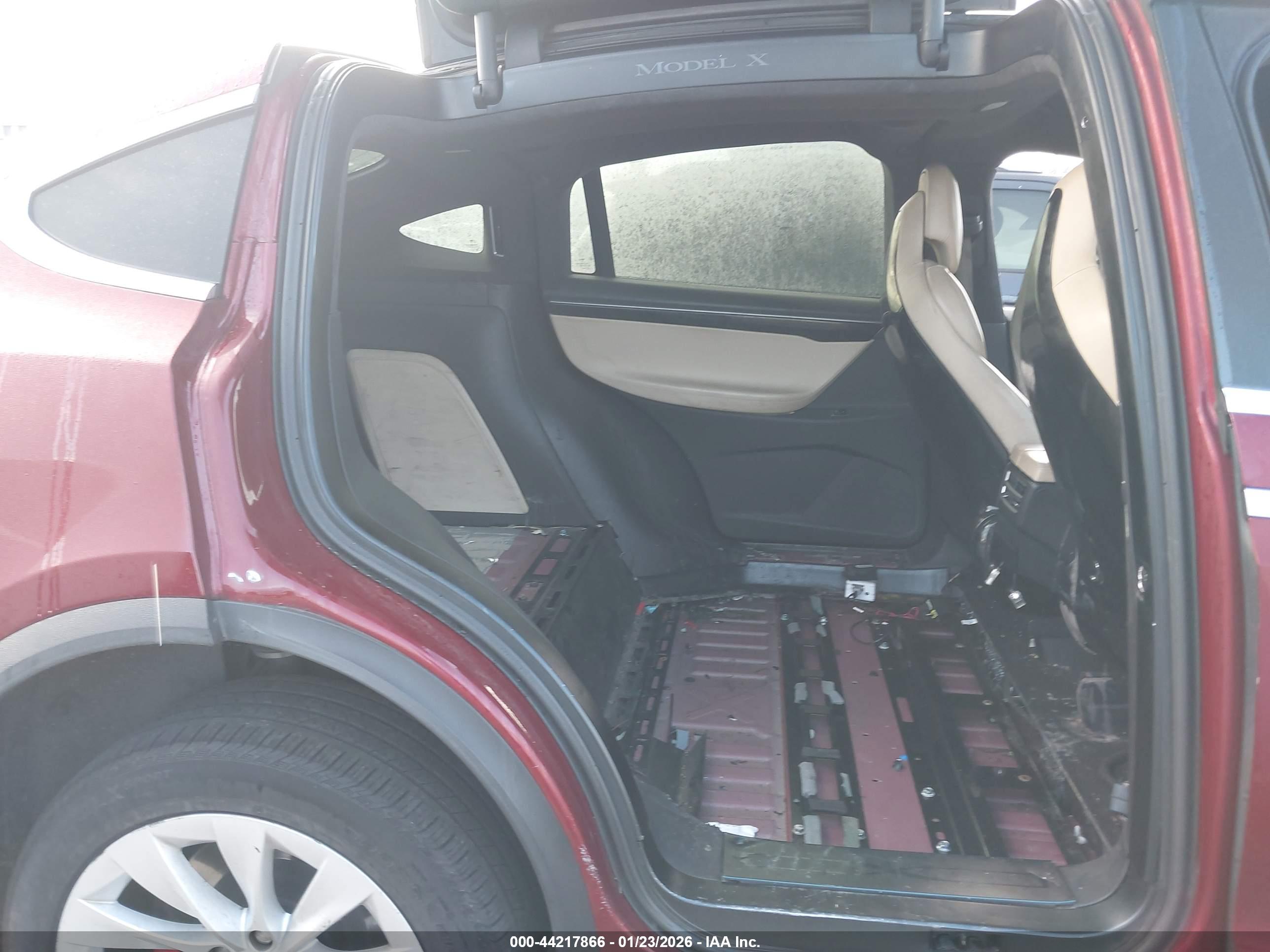 TESLA MODEL image 8