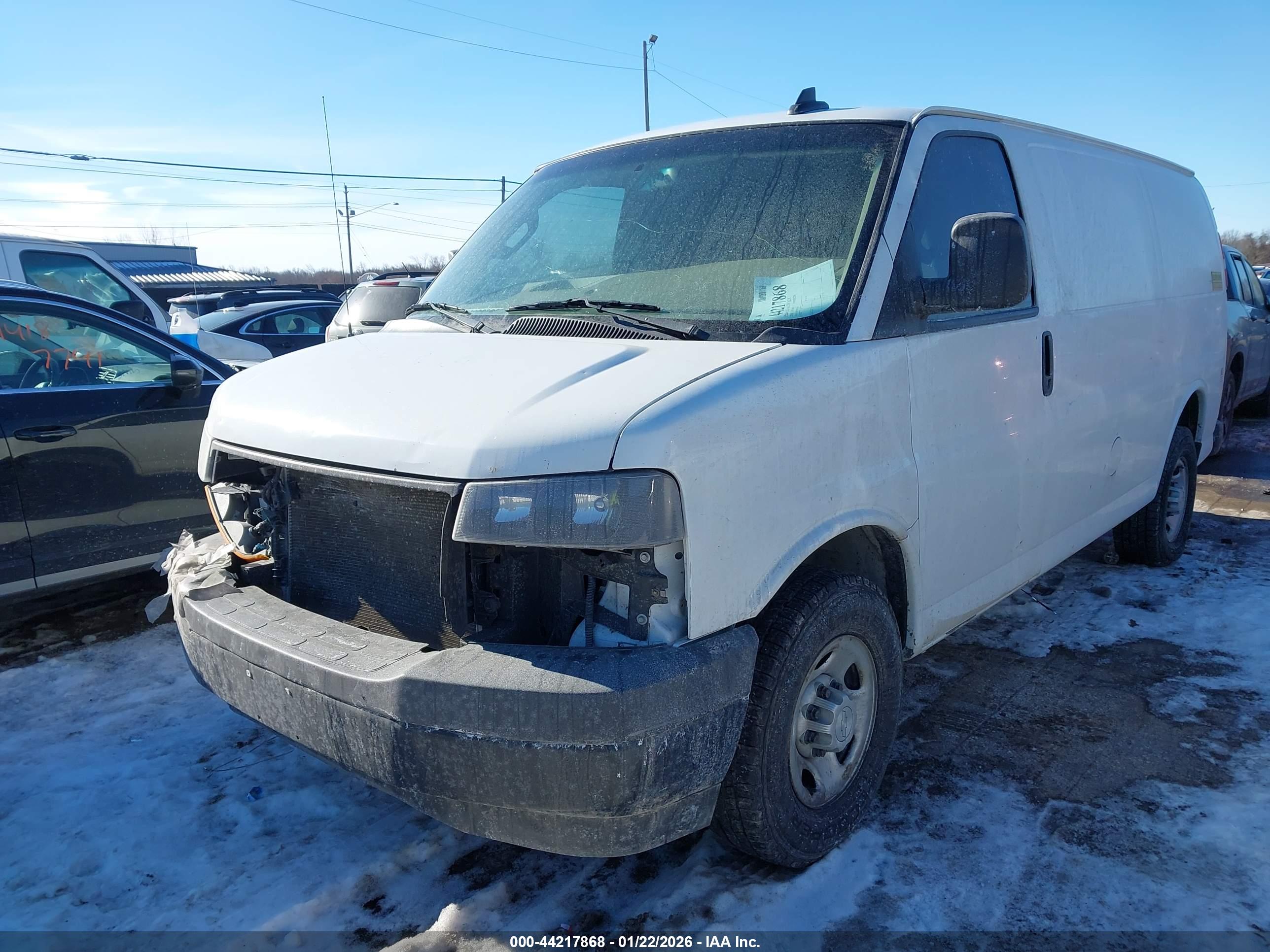 CHEVROLET EXPRESS image 2
