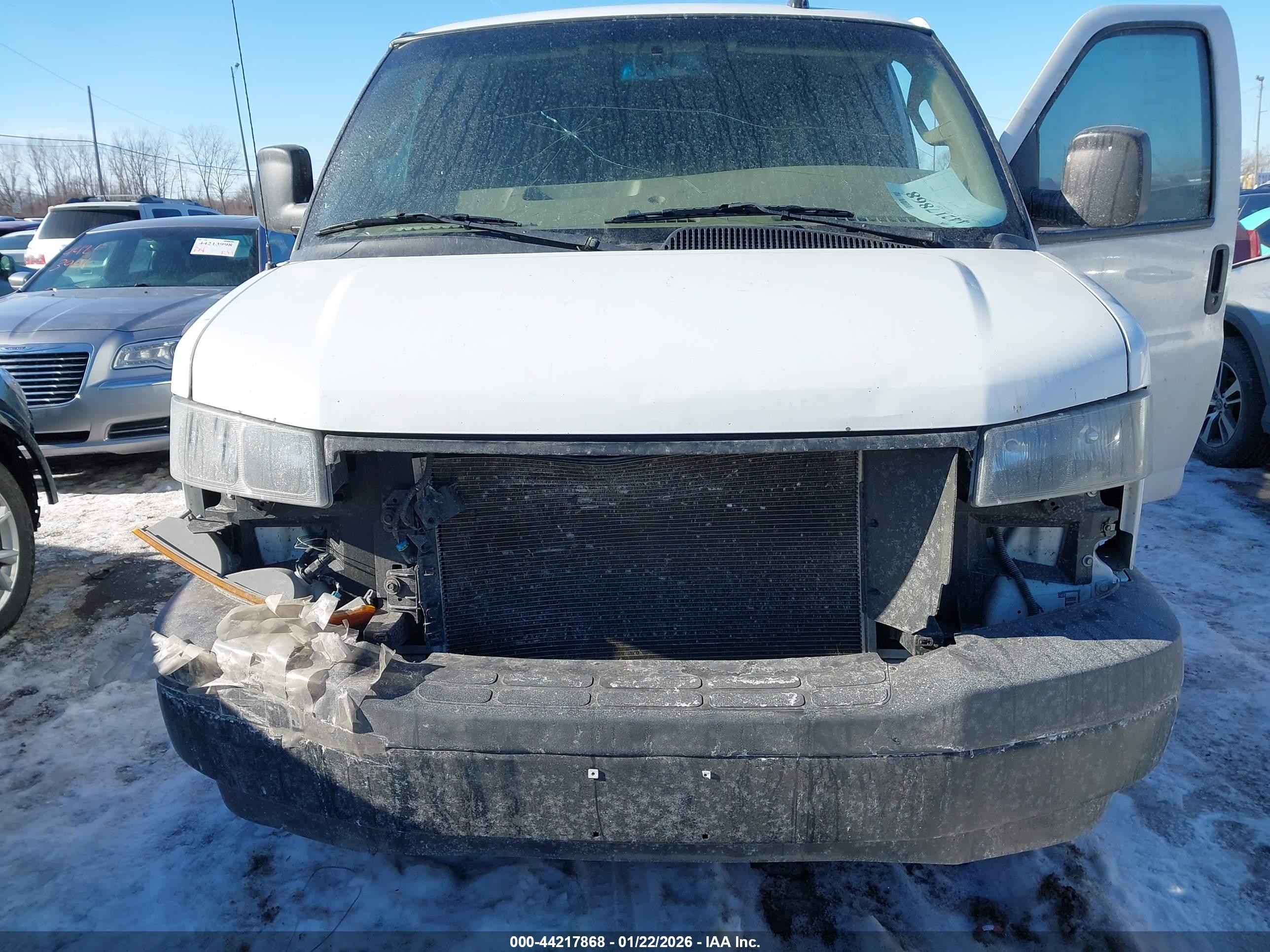 CHEVROLET EXPRESS image 6