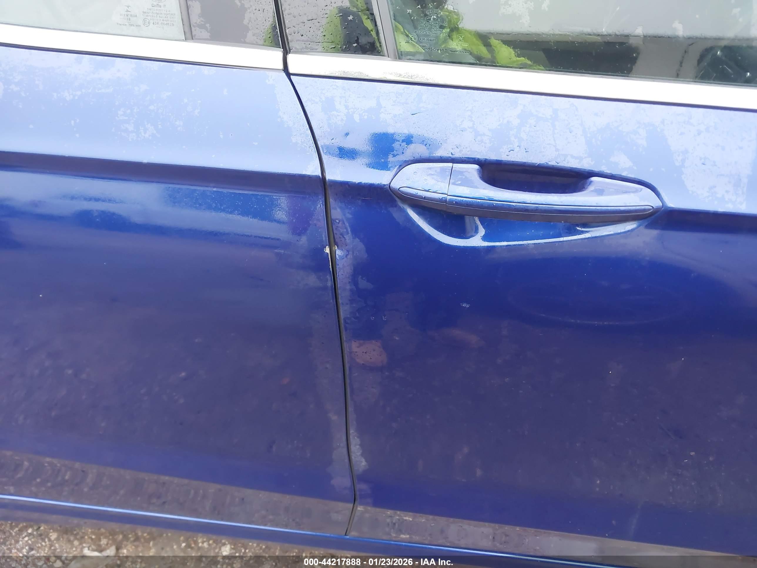 FORD FUSION image 6