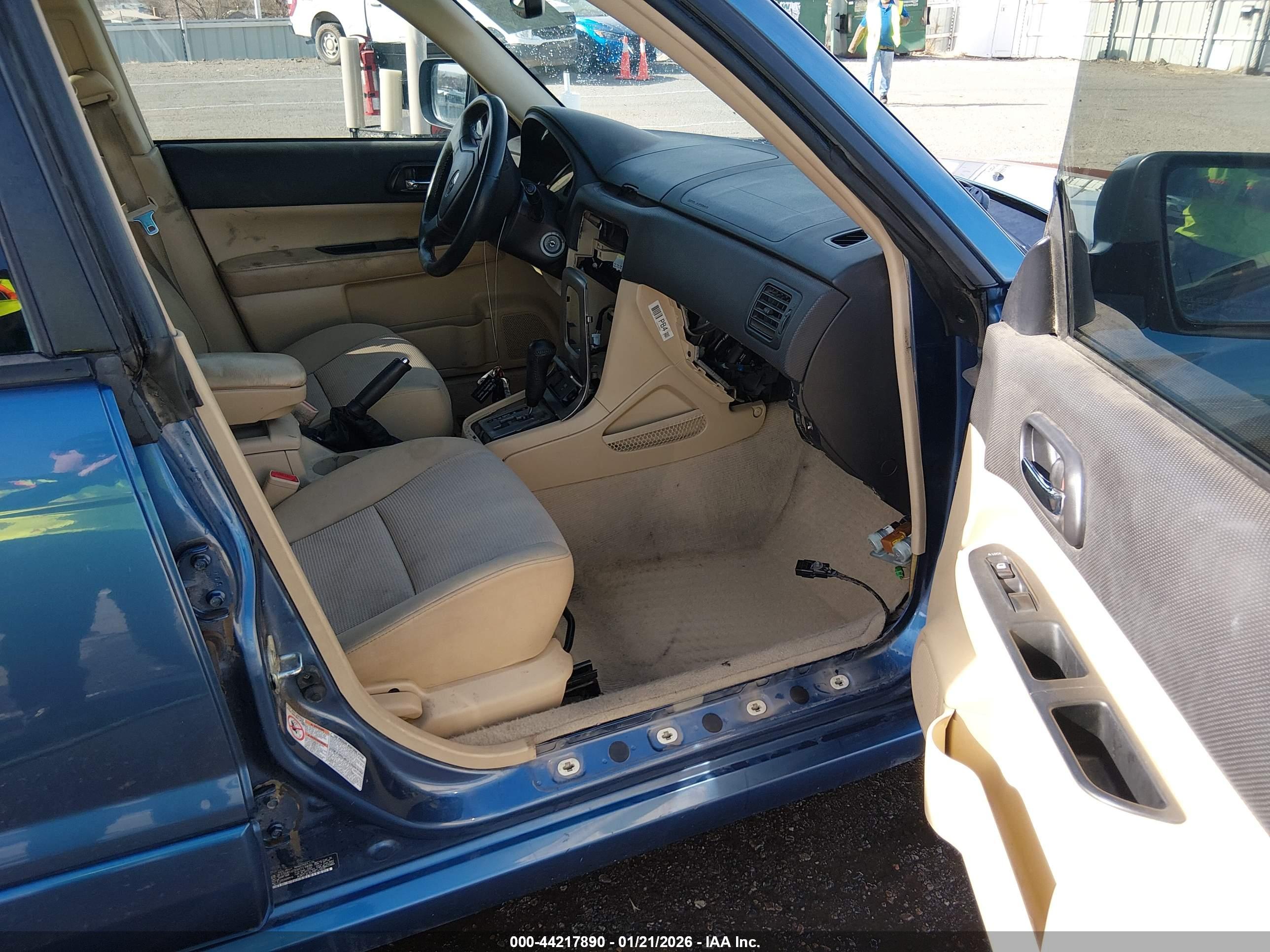 SUBARU FORESTER image 5