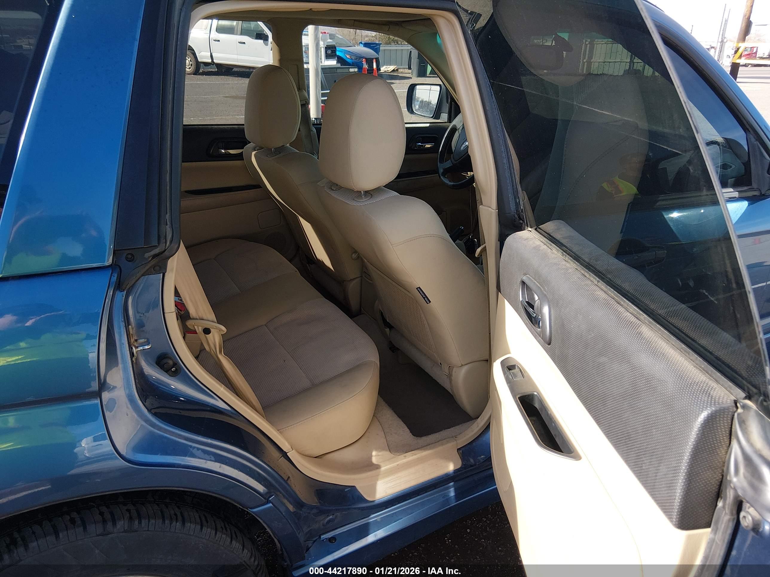 SUBARU FORESTER image 8