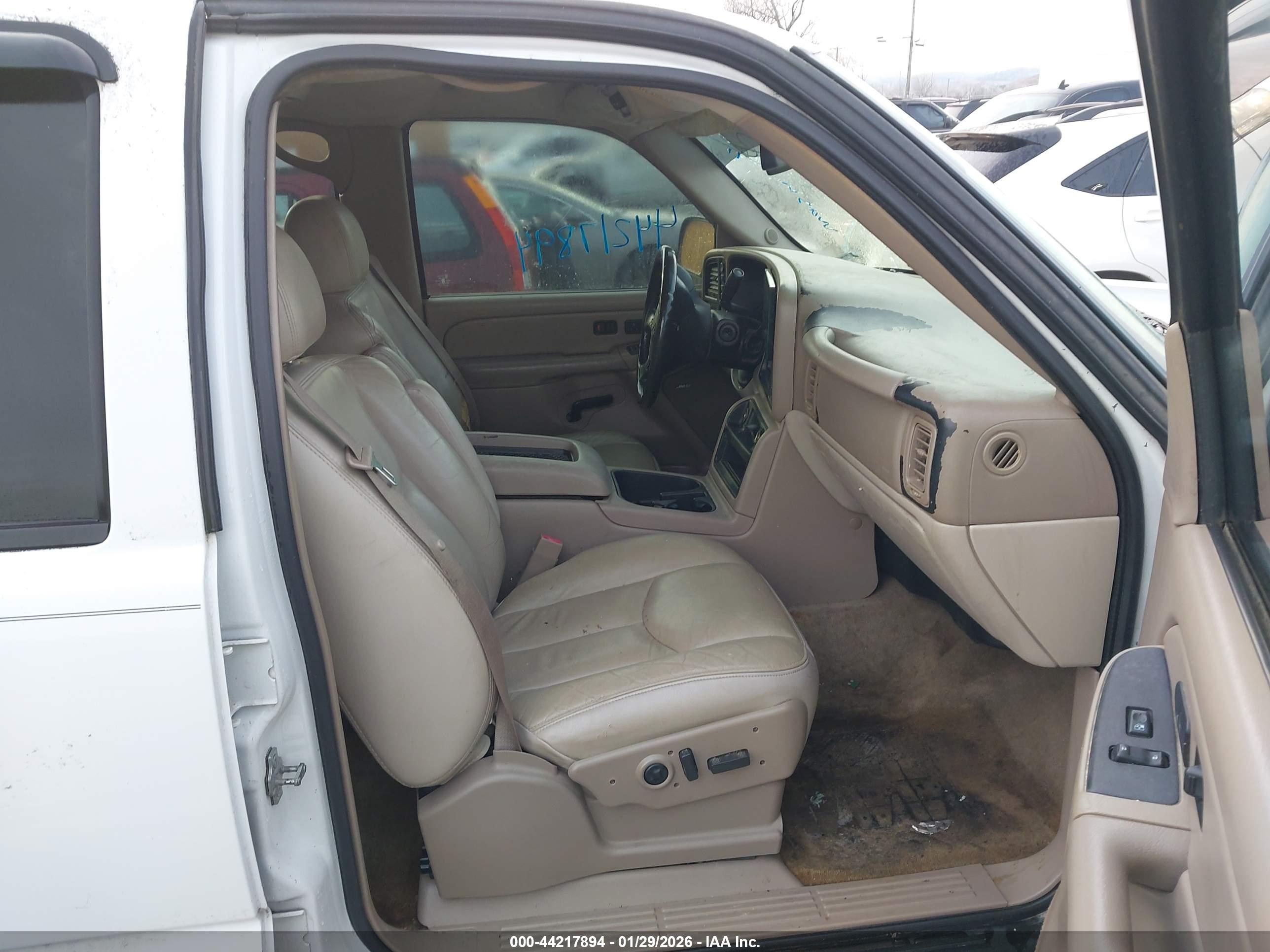 CHEVROLET TAHOE image 5