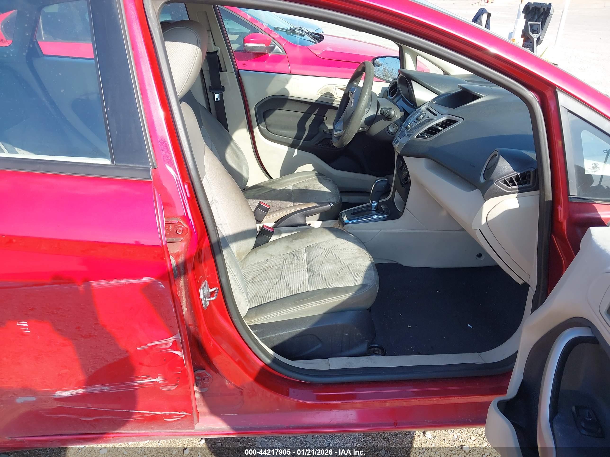 FORD FIESTA image 5
