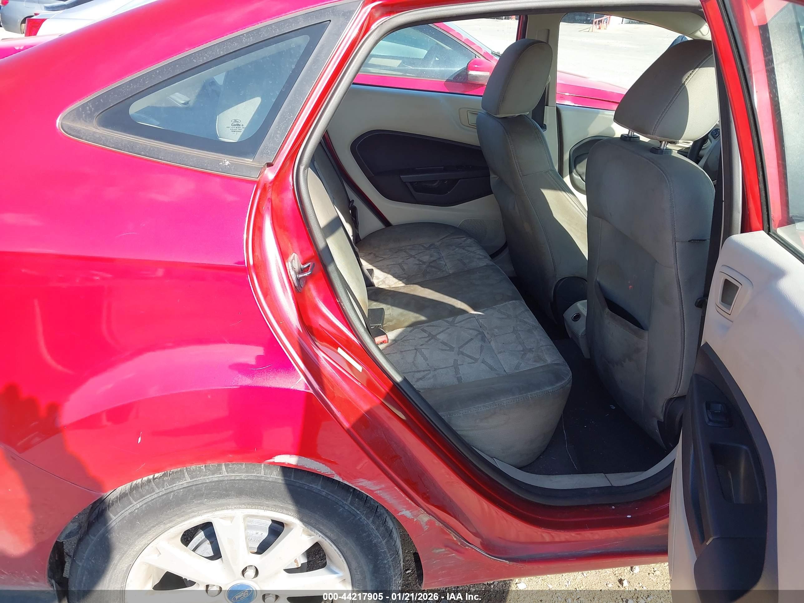 FORD FIESTA image 8