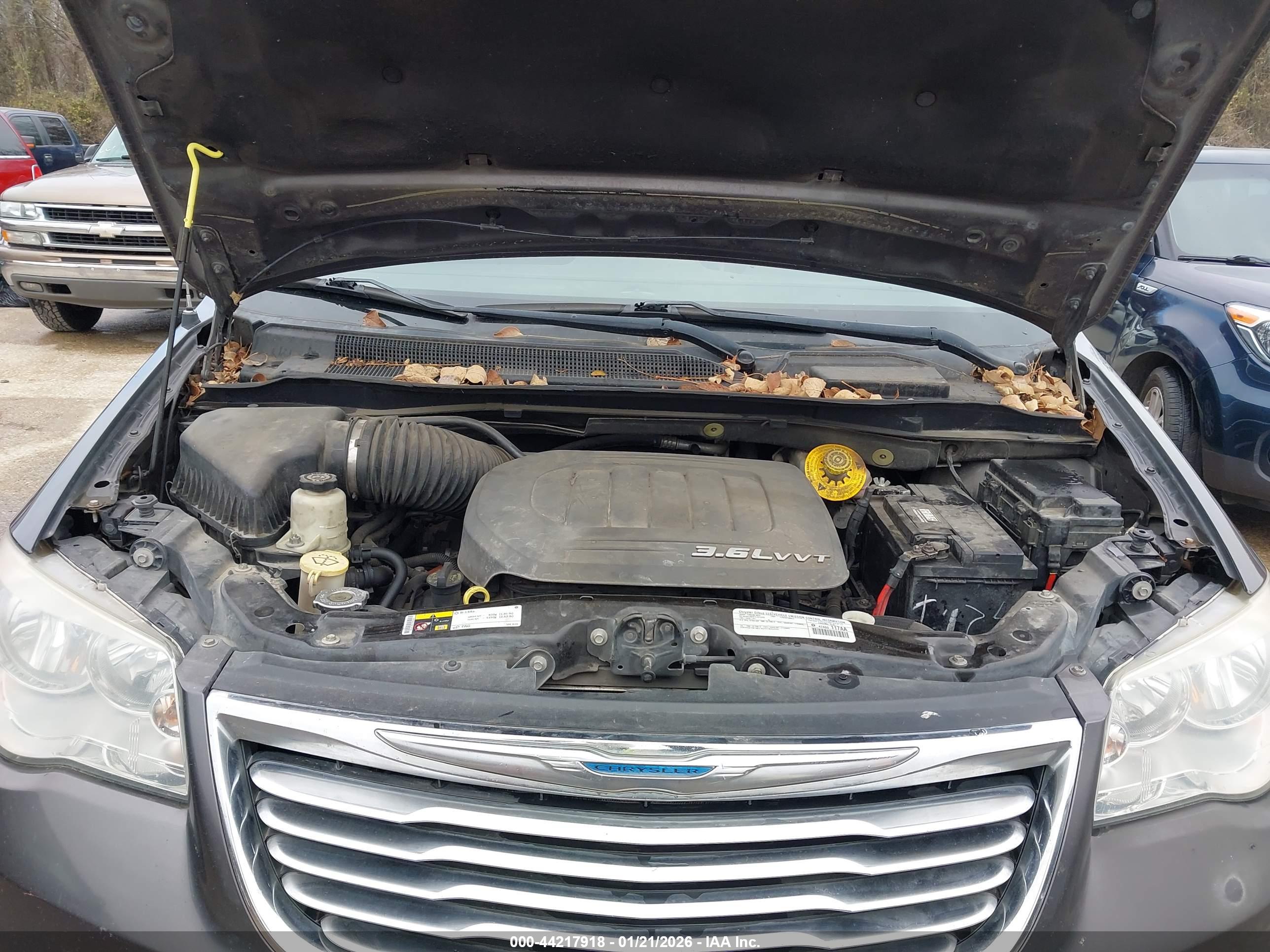 CHRYSLER TOWN image 10