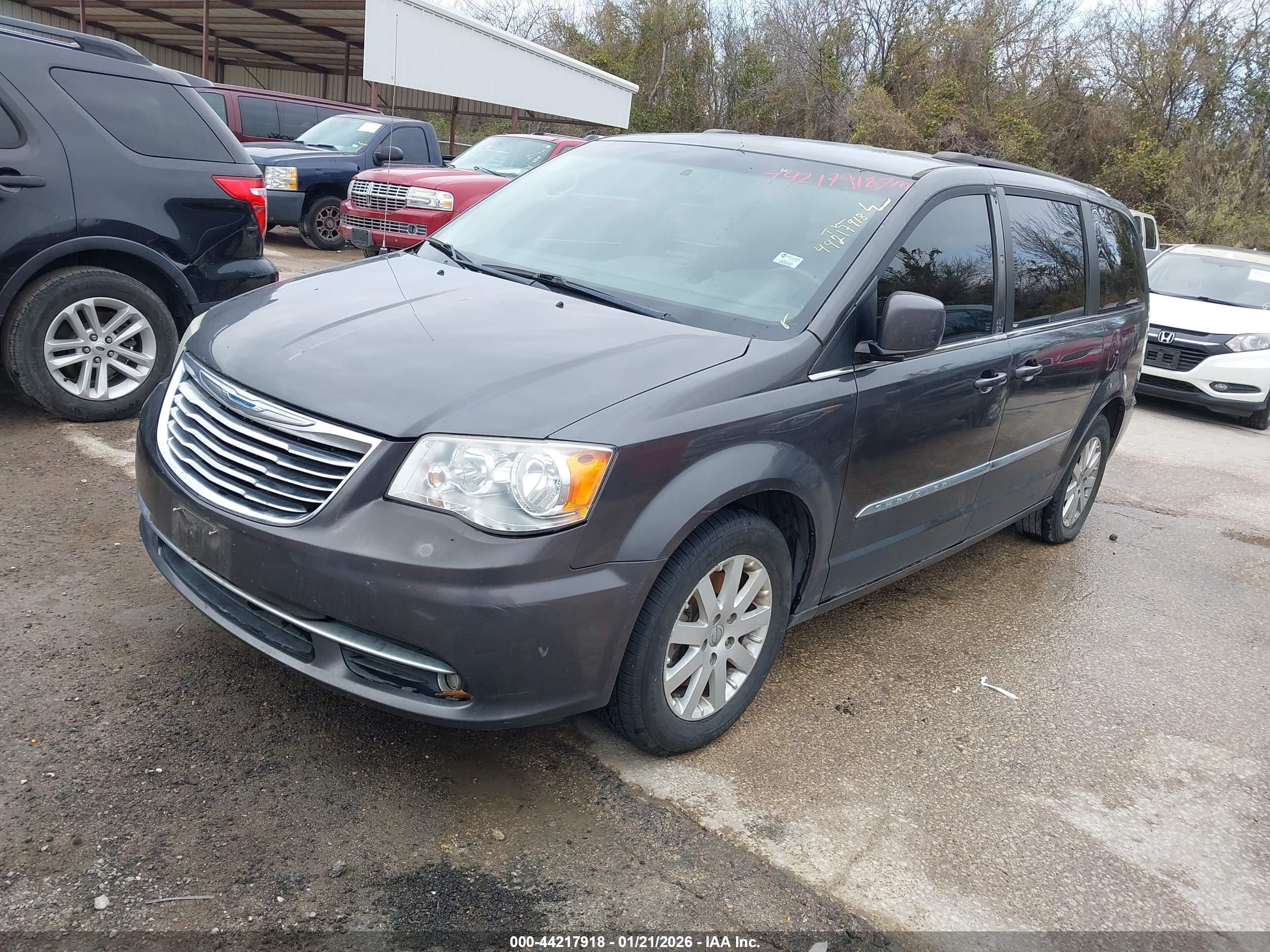CHRYSLER TOWN image 2