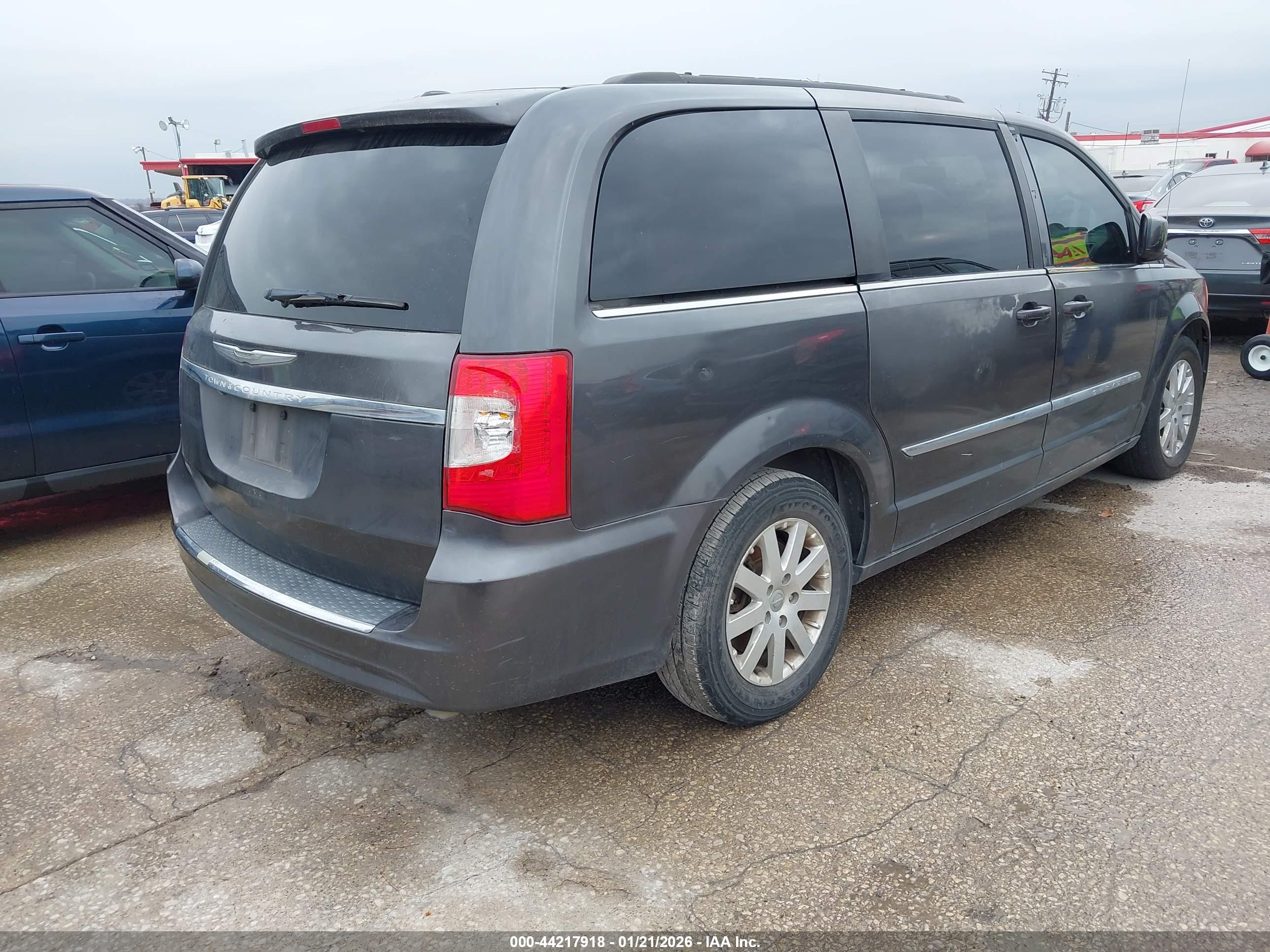 CHRYSLER TOWN image 4