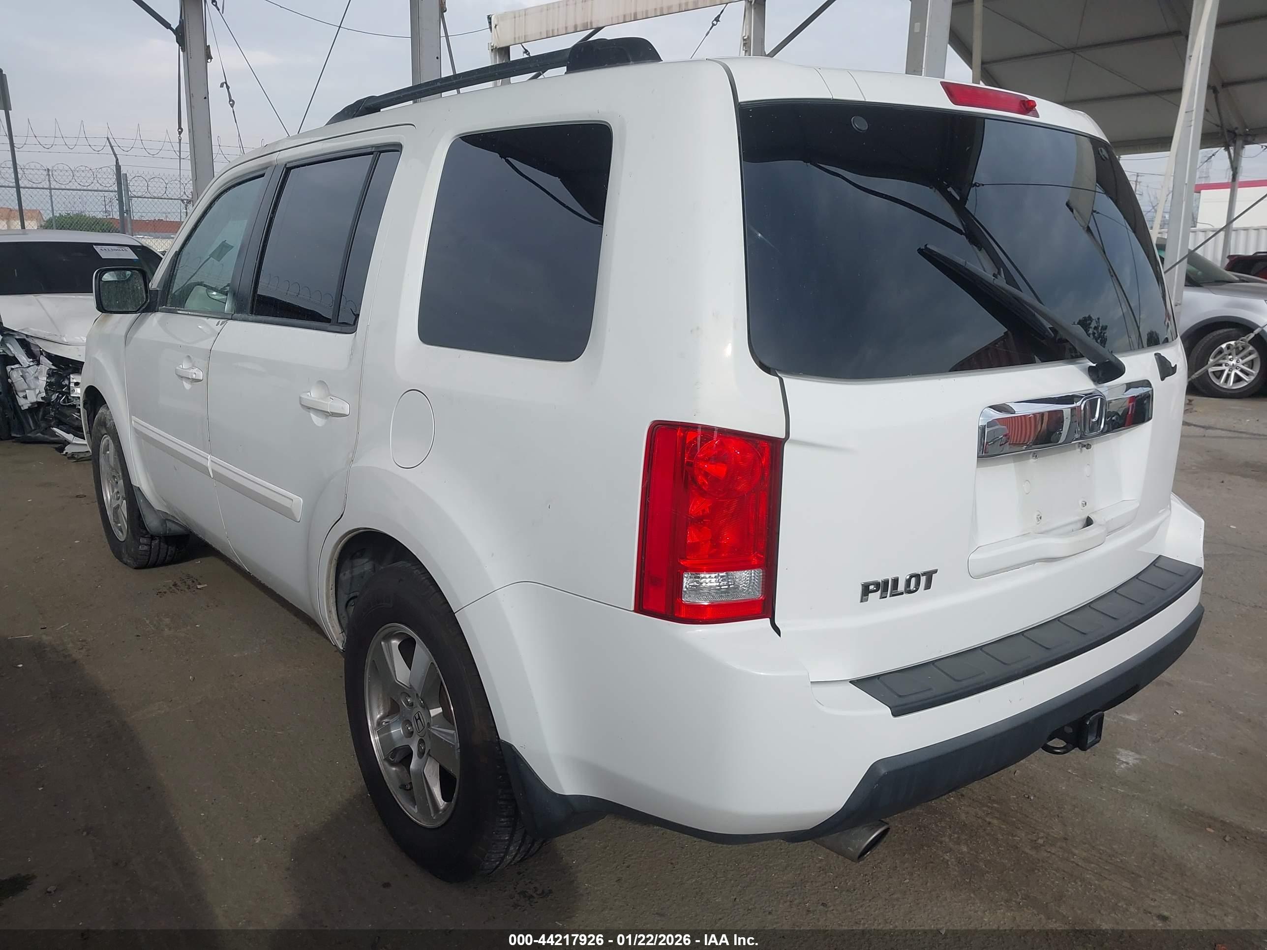 HONDA PILOT image 3