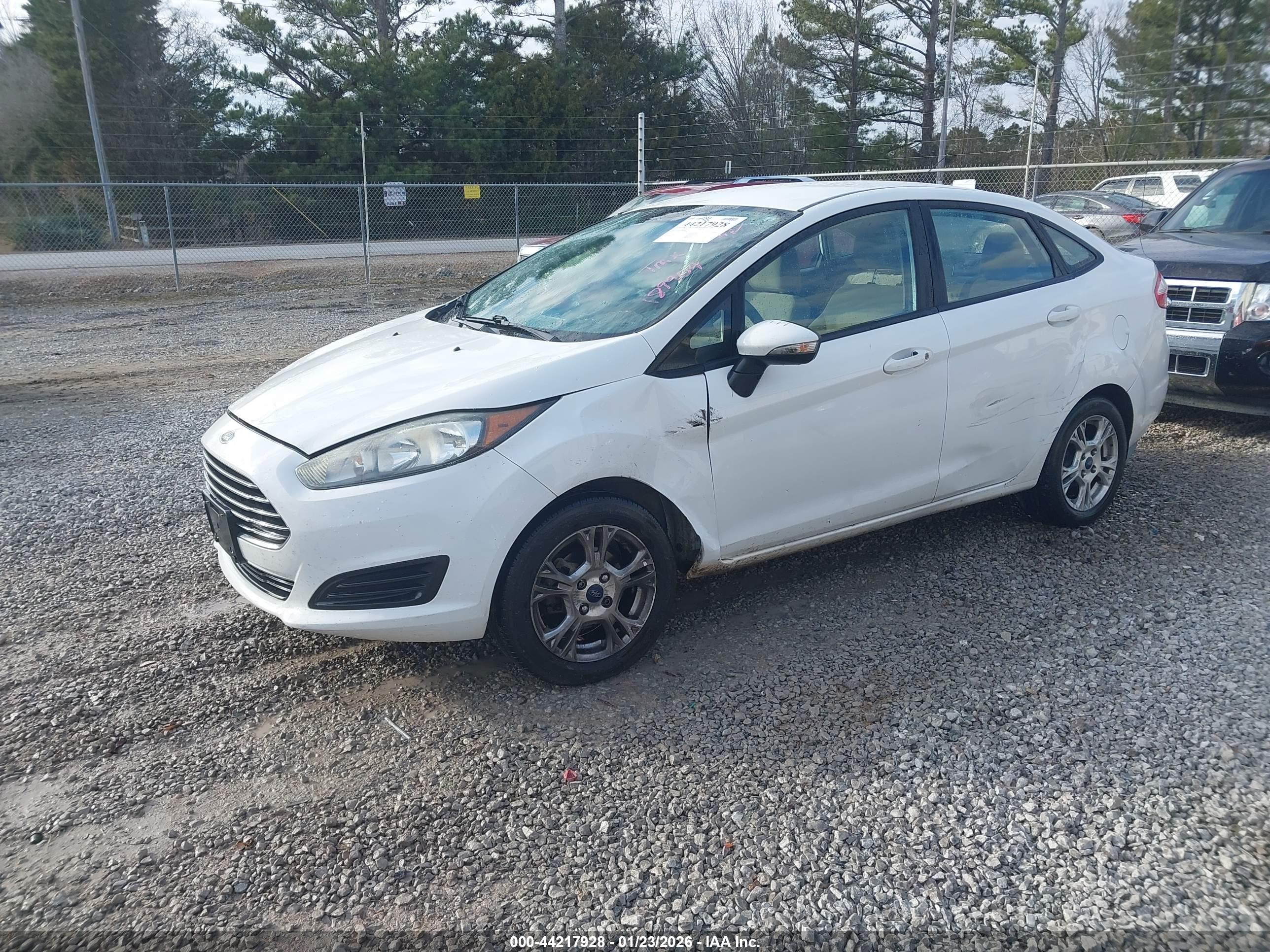 FORD FIESTA image 2