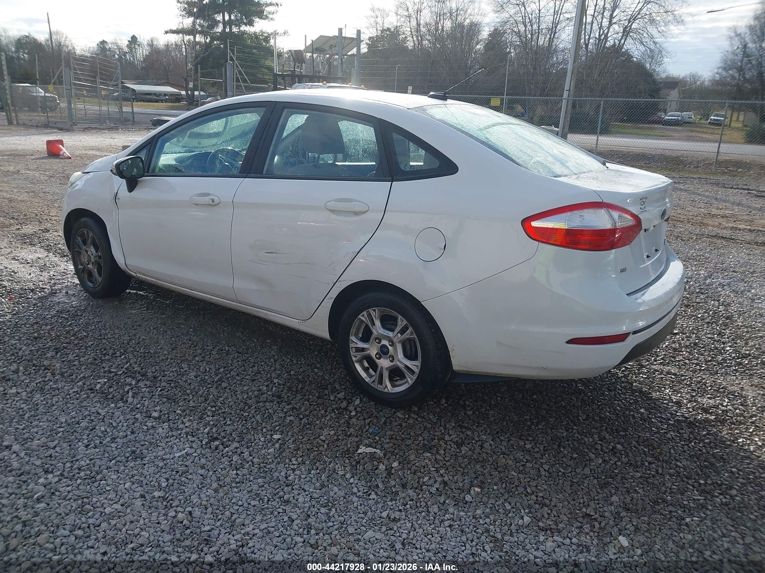 FORD FIESTA image 3