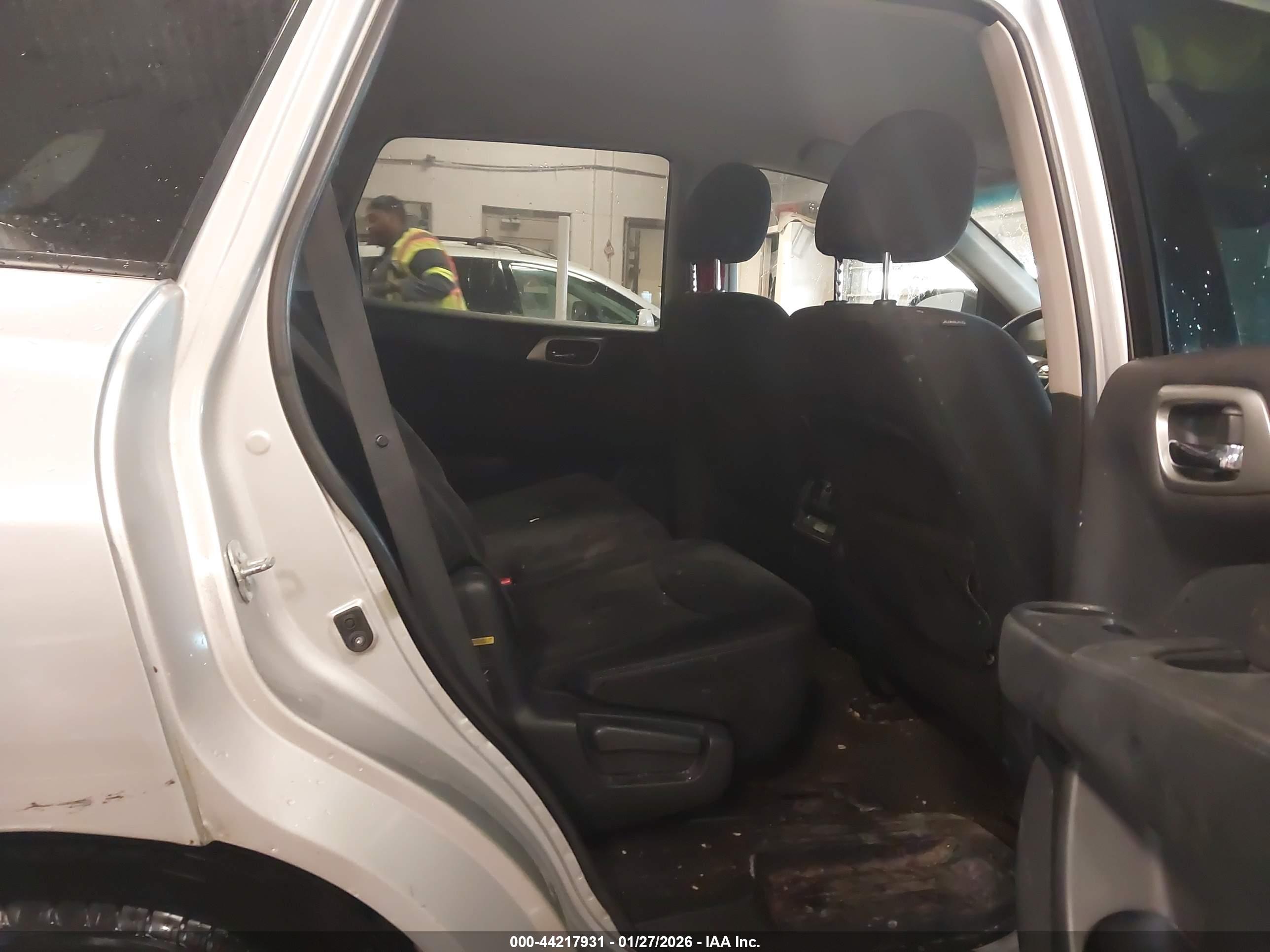 NISSAN PATHFINDER image 8