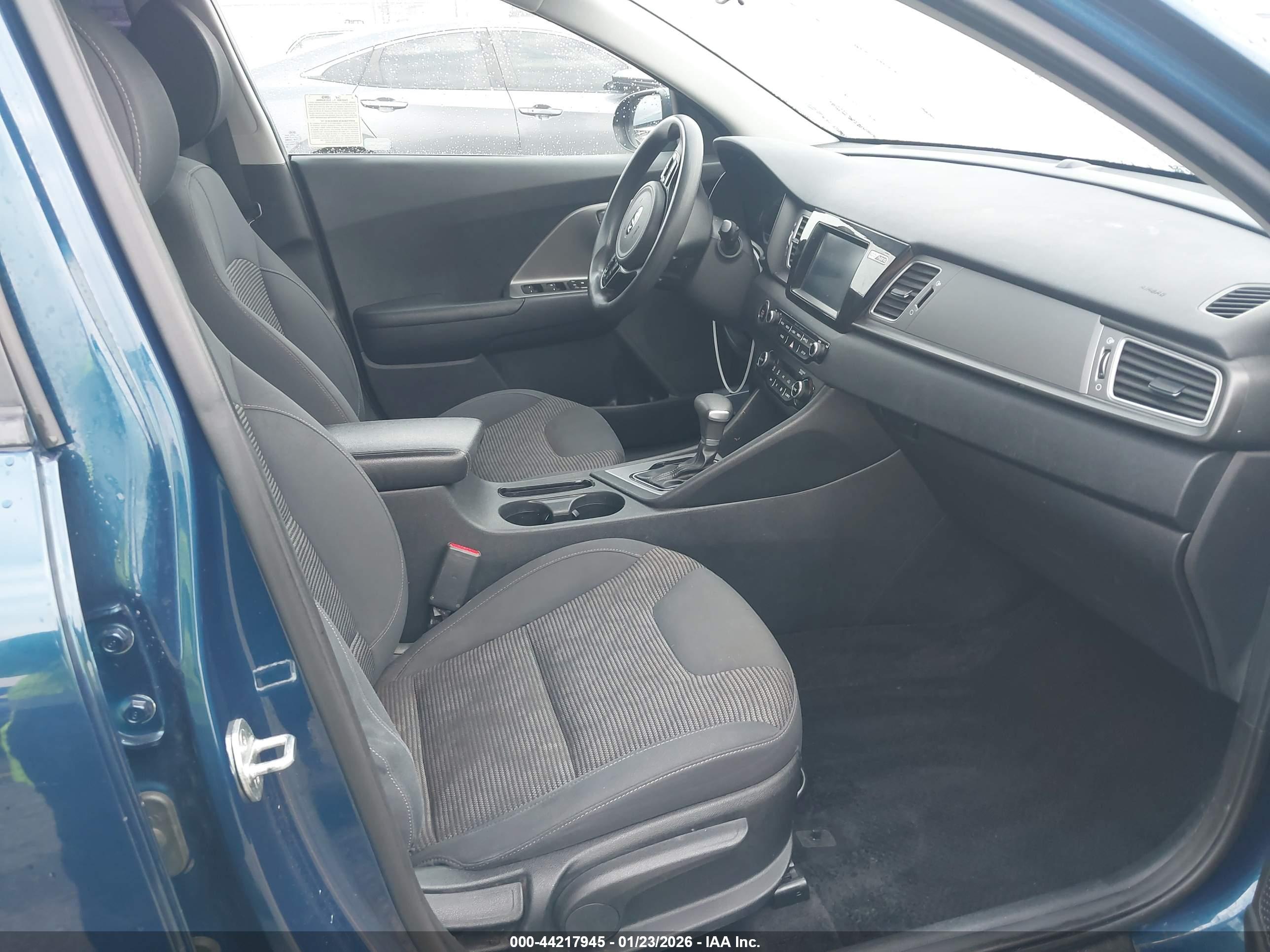 KIA NIRO image 5