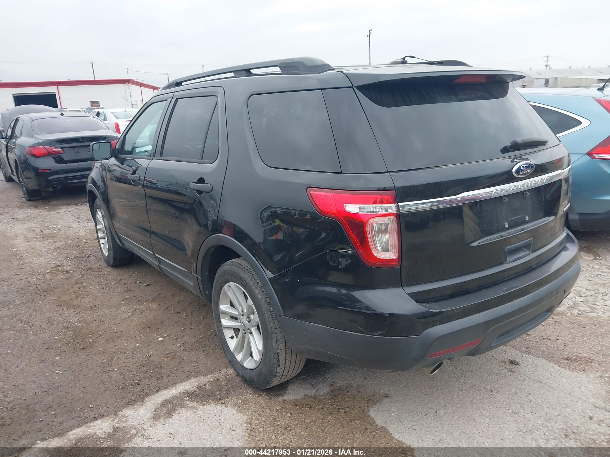 FORD EXPLORER image 3