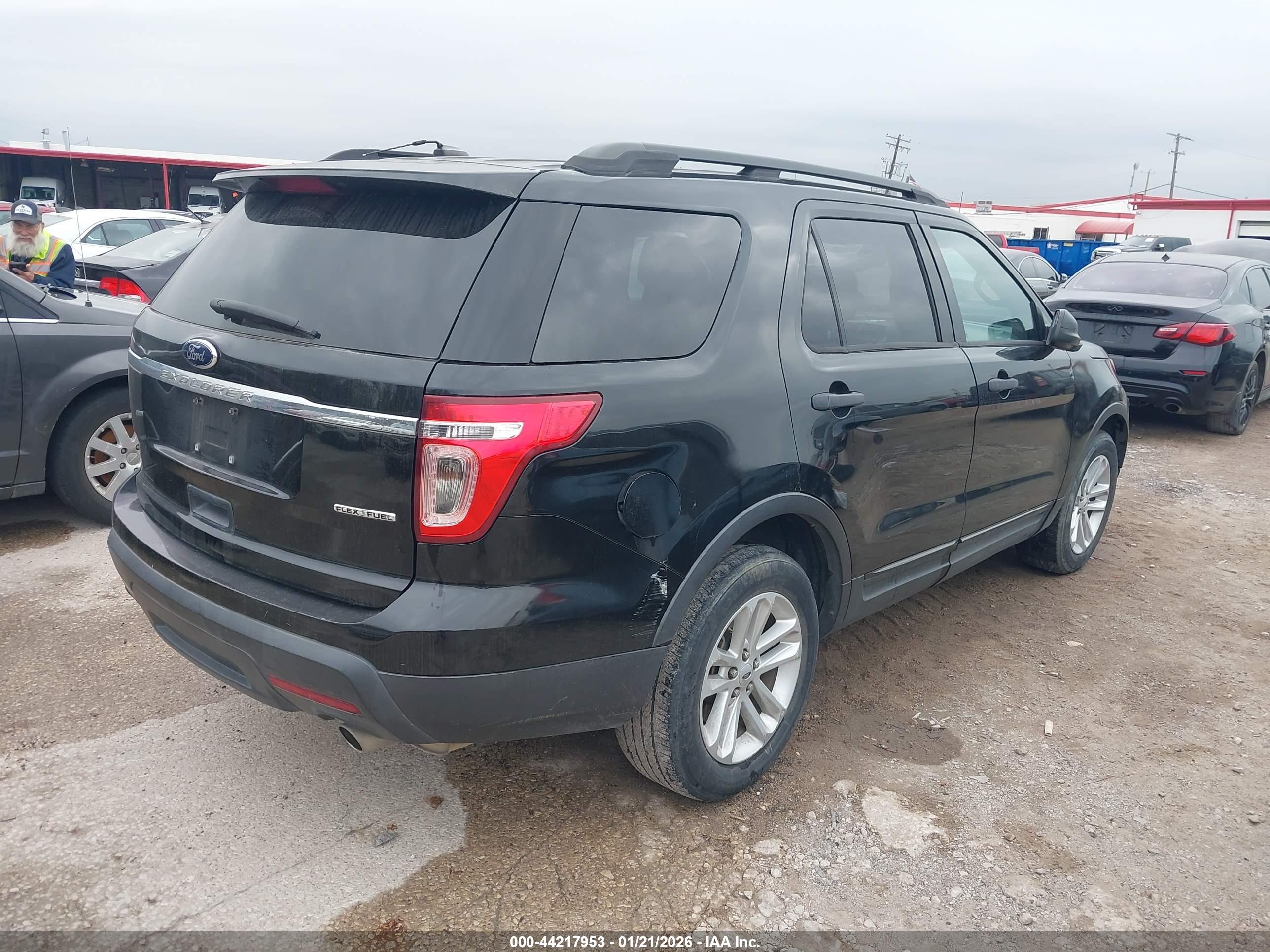 FORD EXPLORER image 4