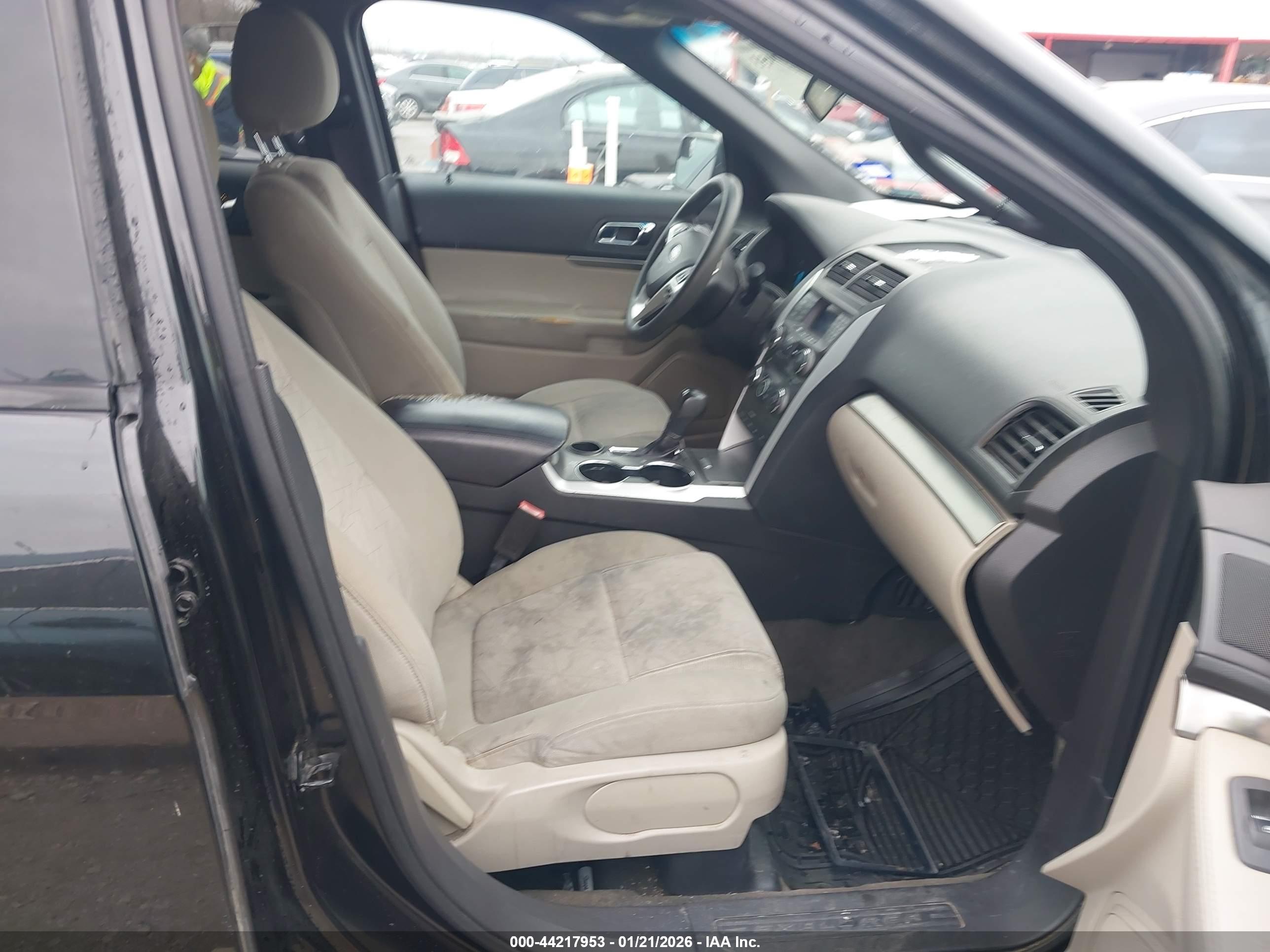 FORD EXPLORER image 5