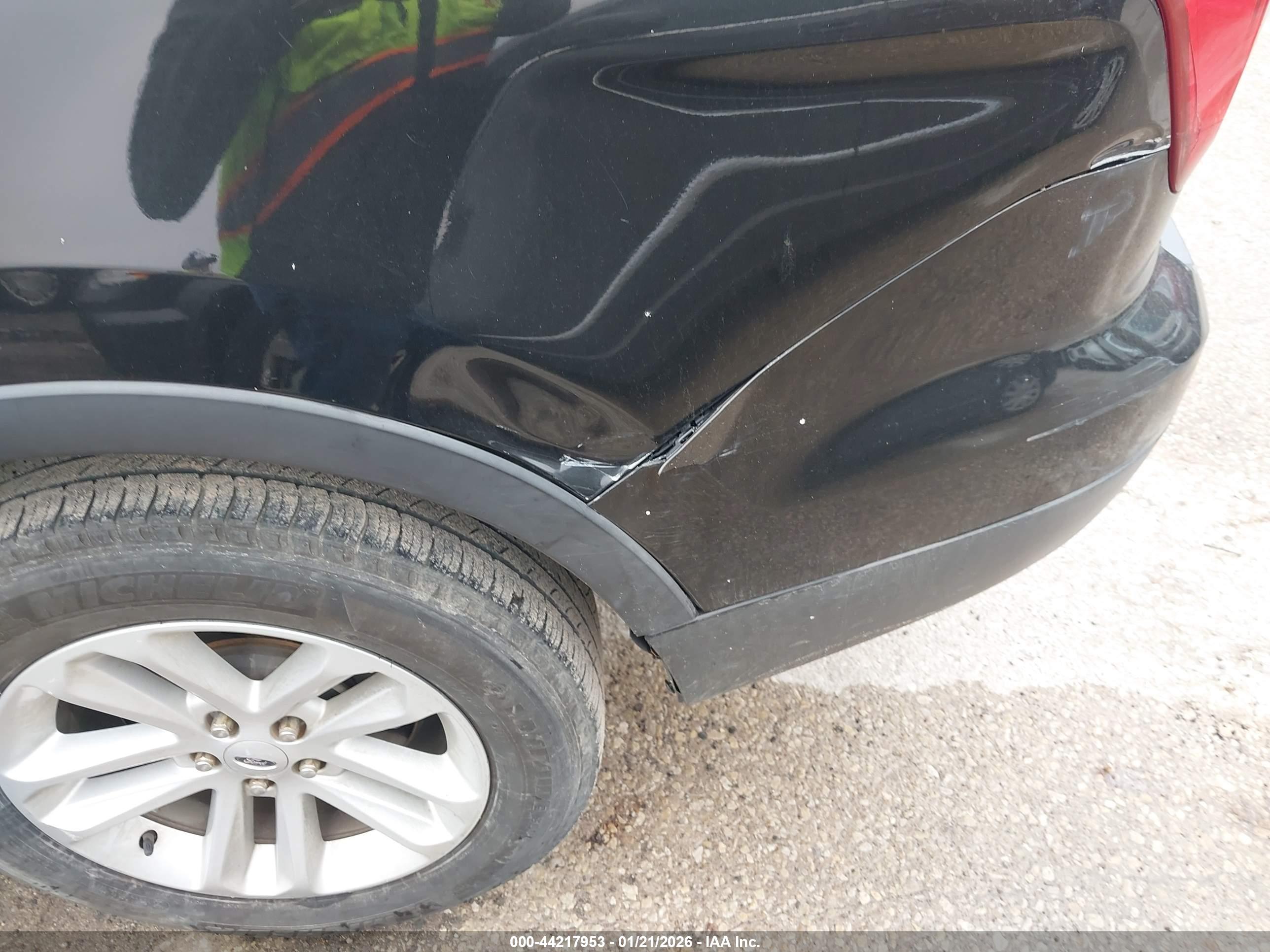 FORD EXPLORER image 6