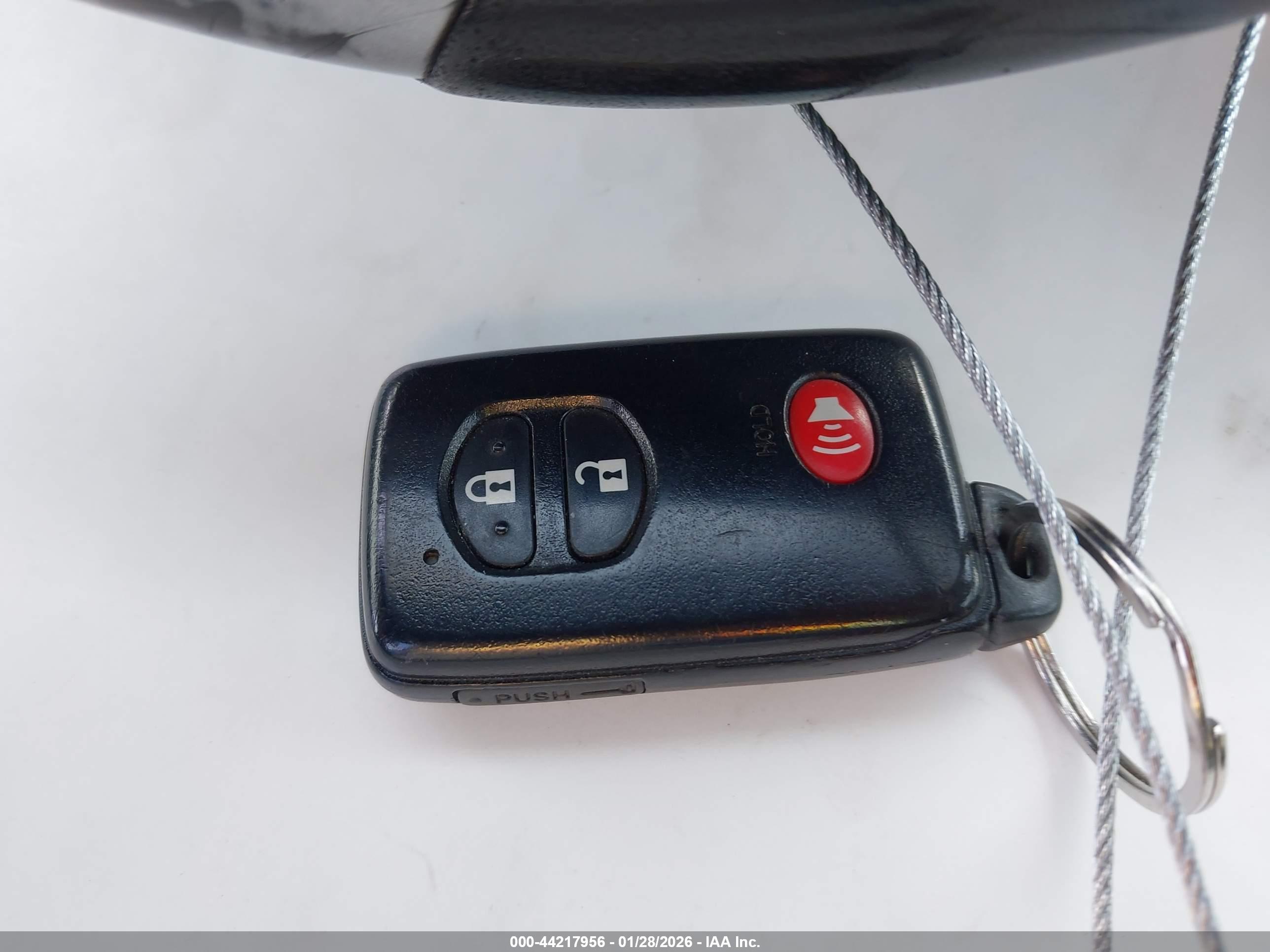 TOYOTA PRIUS image 11