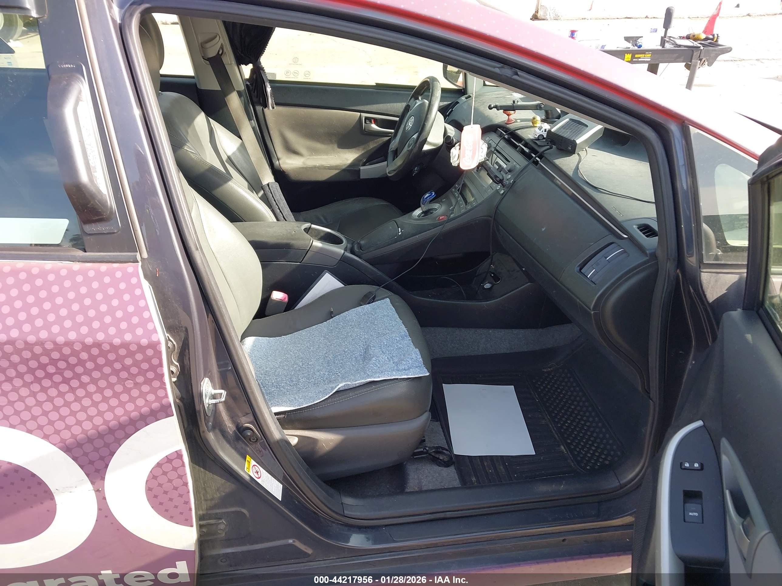 TOYOTA PRIUS image 5