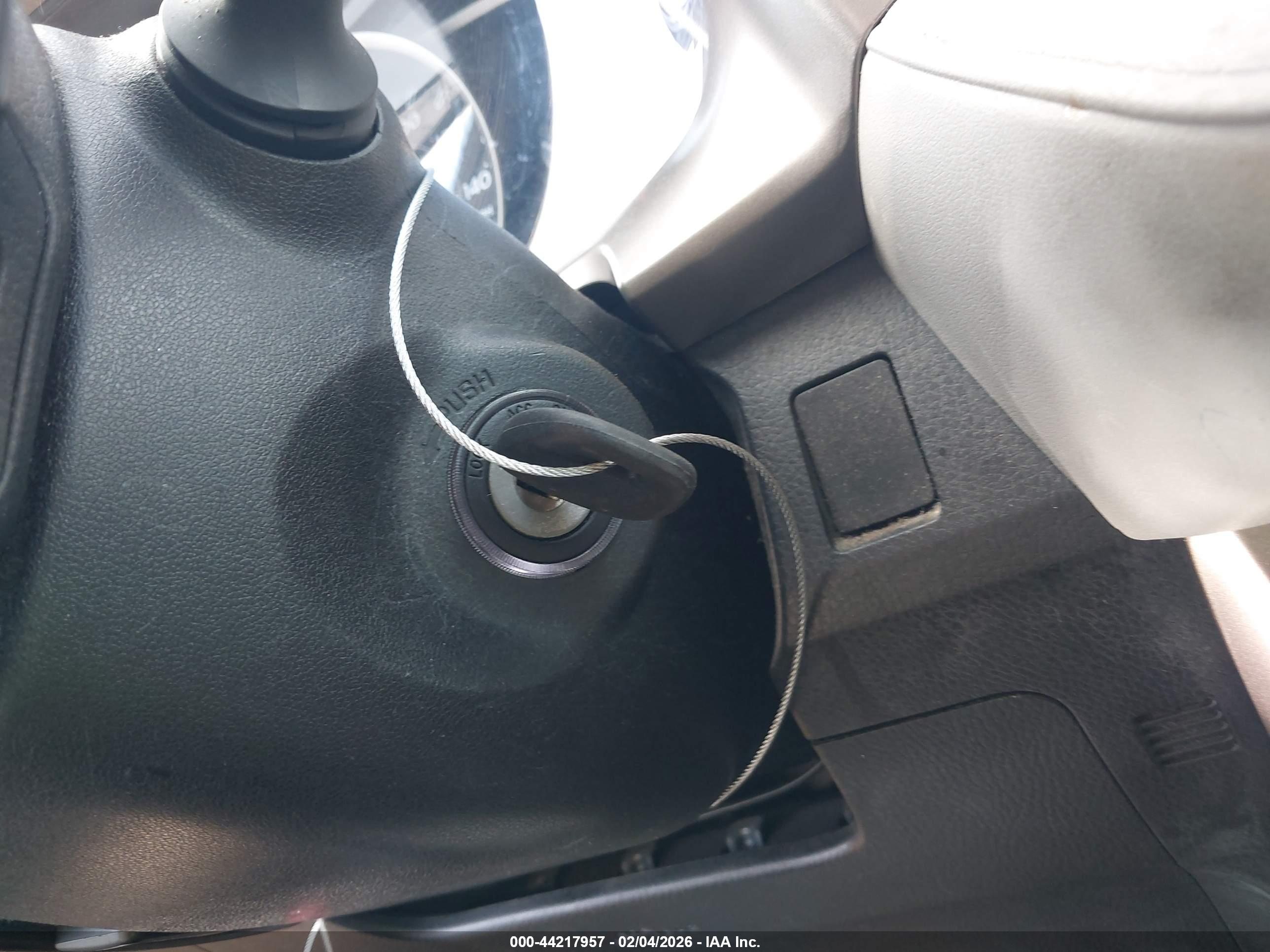 TOYOTA RAV4 image 11