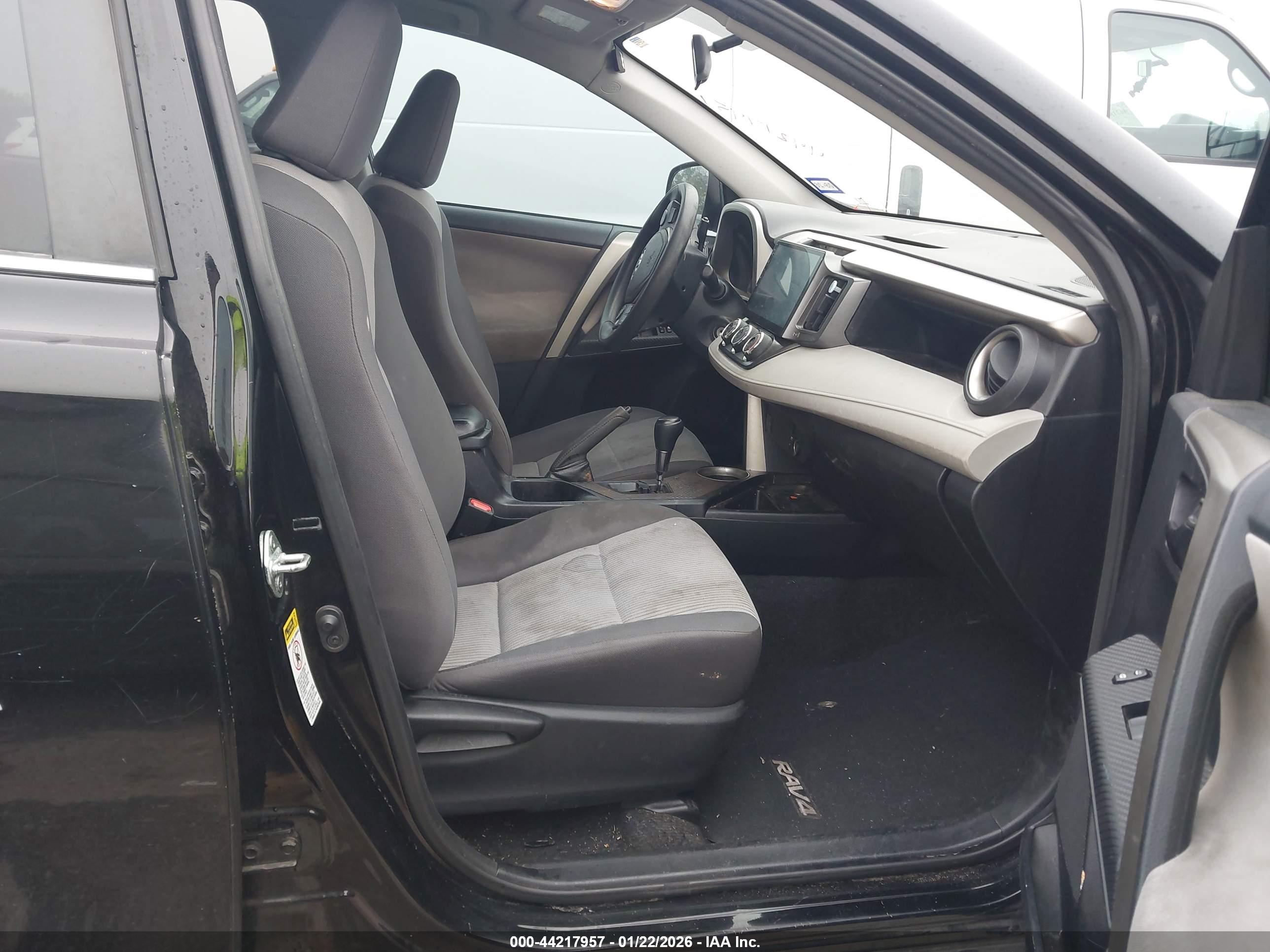 TOYOTA RAV4 image 5