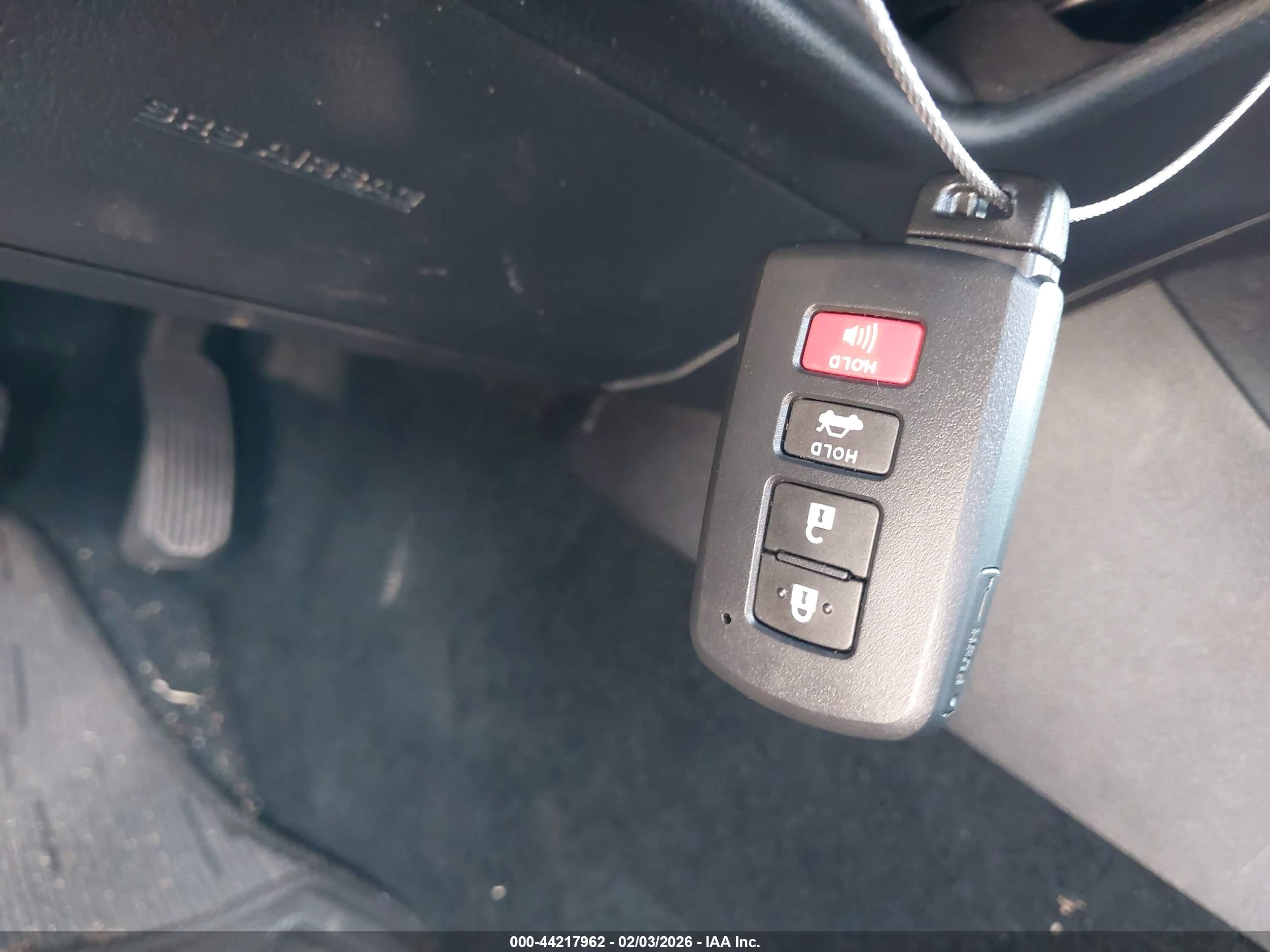 TOYOTA AVALON image 11