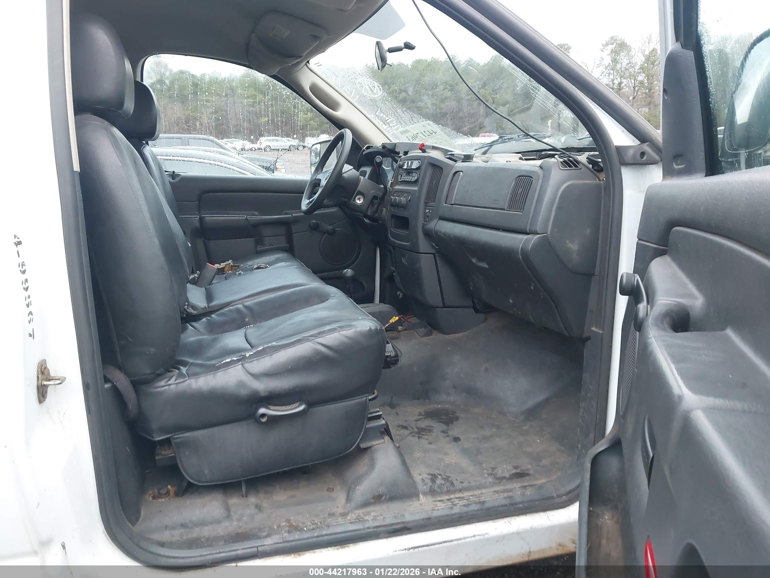 DODGE RAM image 5