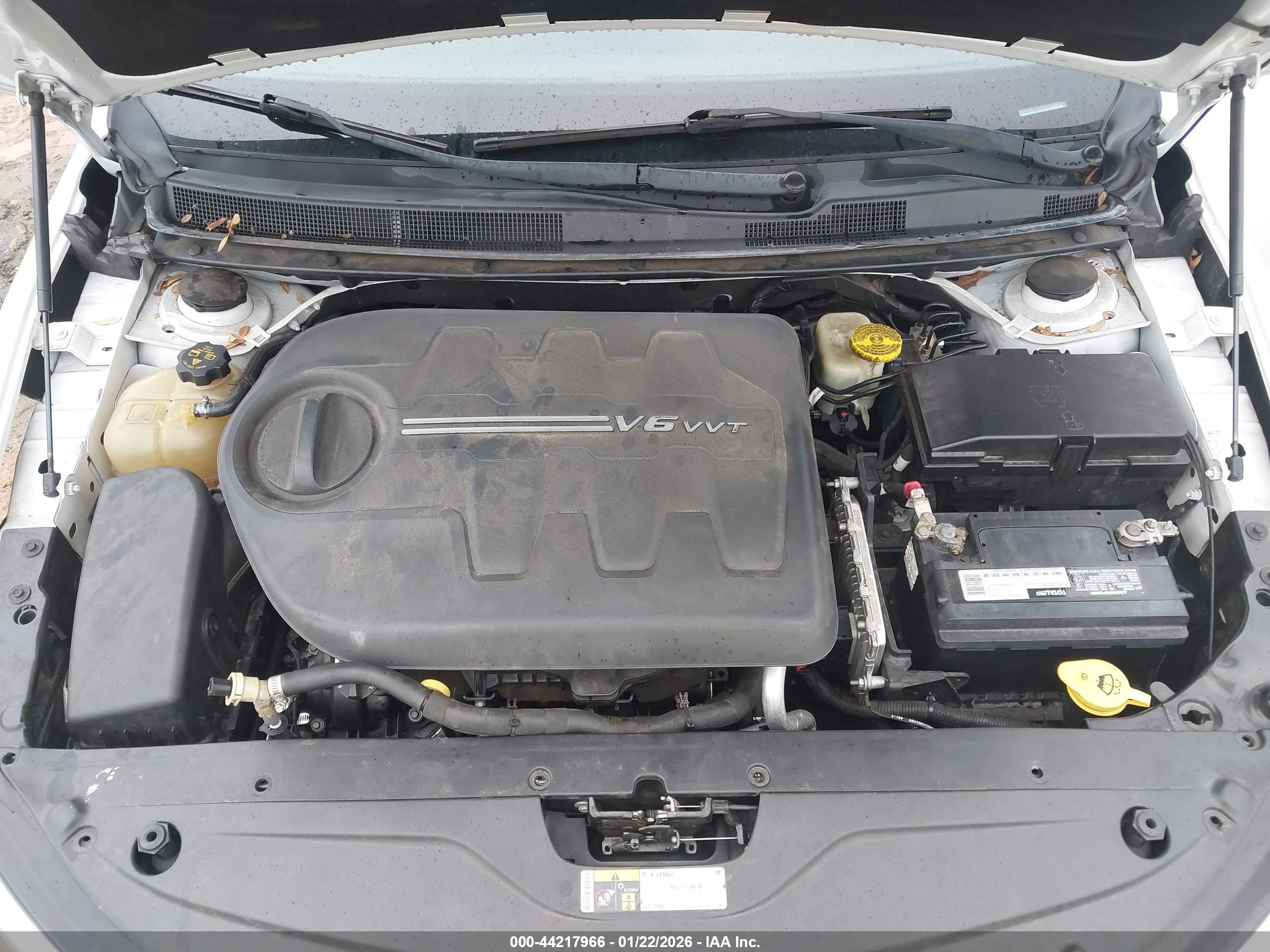 CHRYSLER 200 image 10