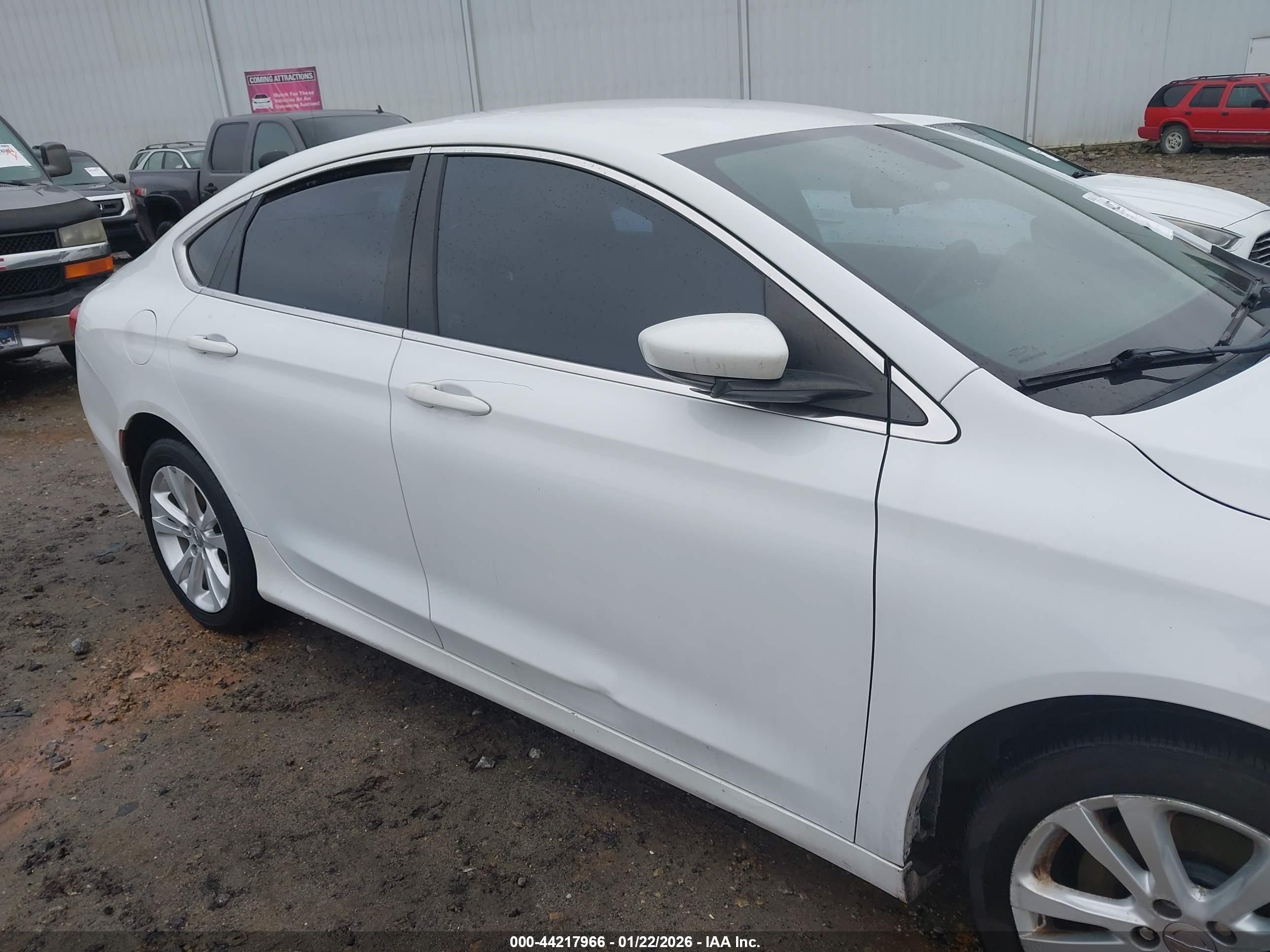 CHRYSLER 200 image 6