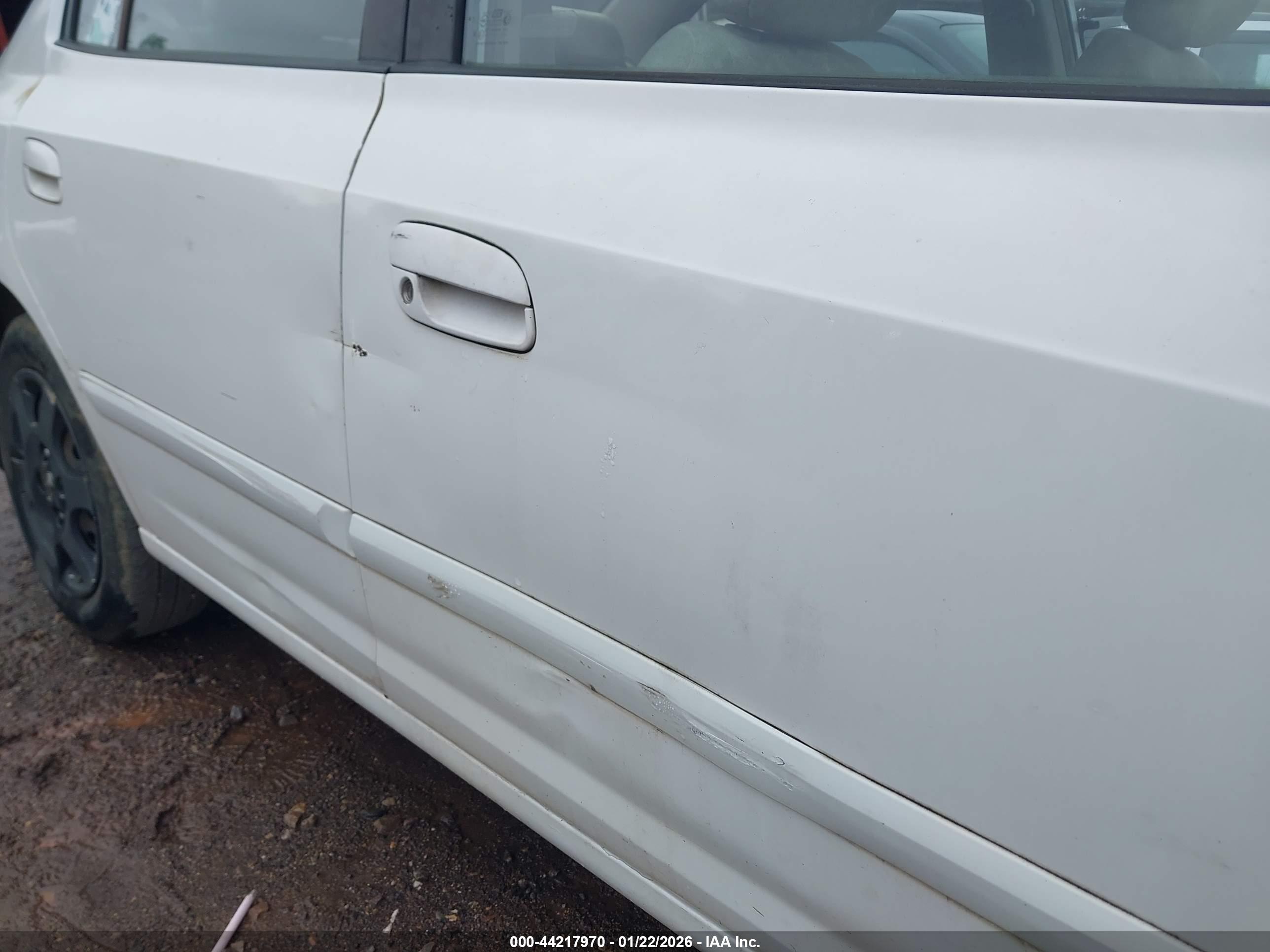 HYUNDAI ELANTRA image 6