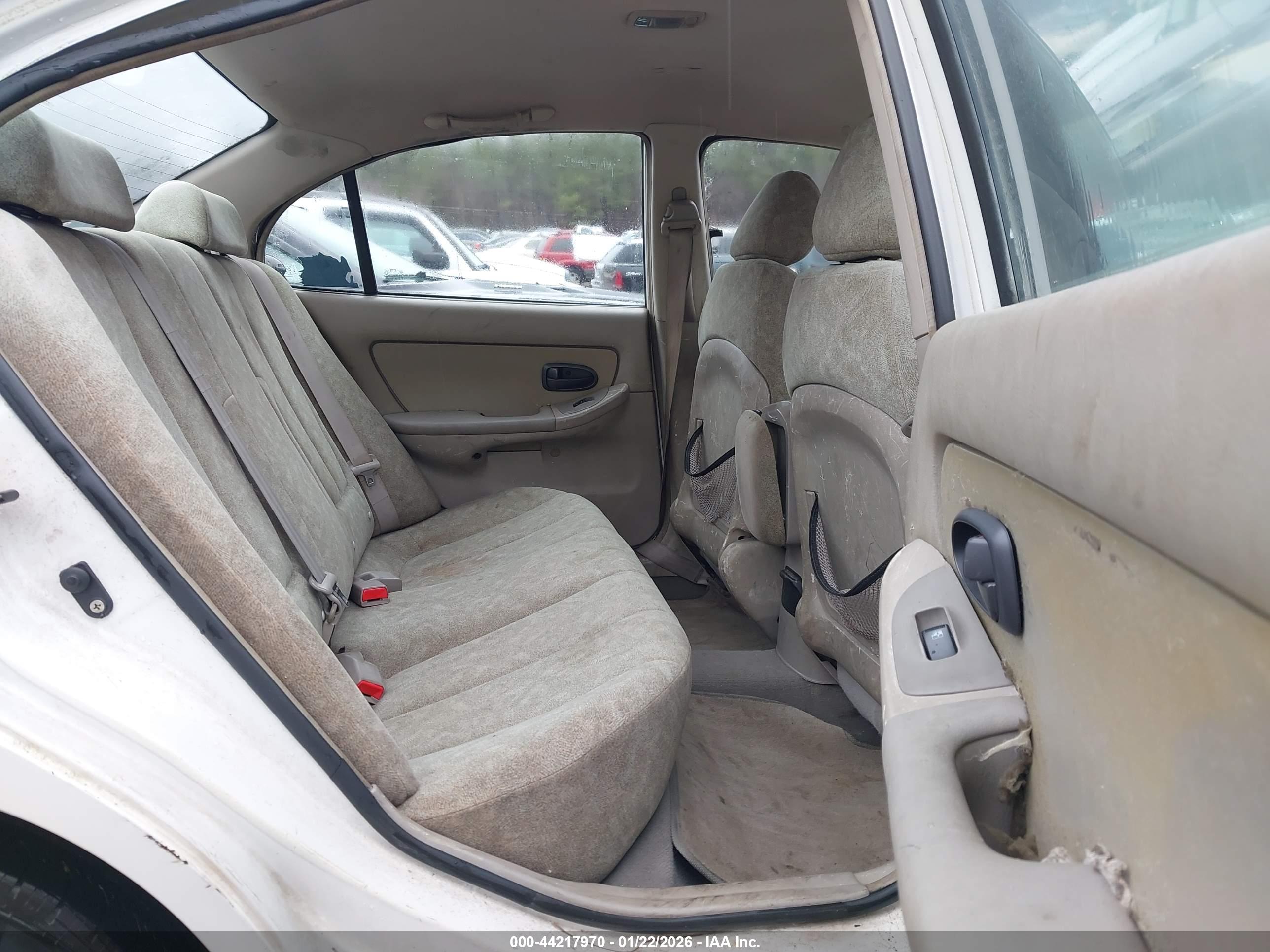 HYUNDAI ELANTRA image 8