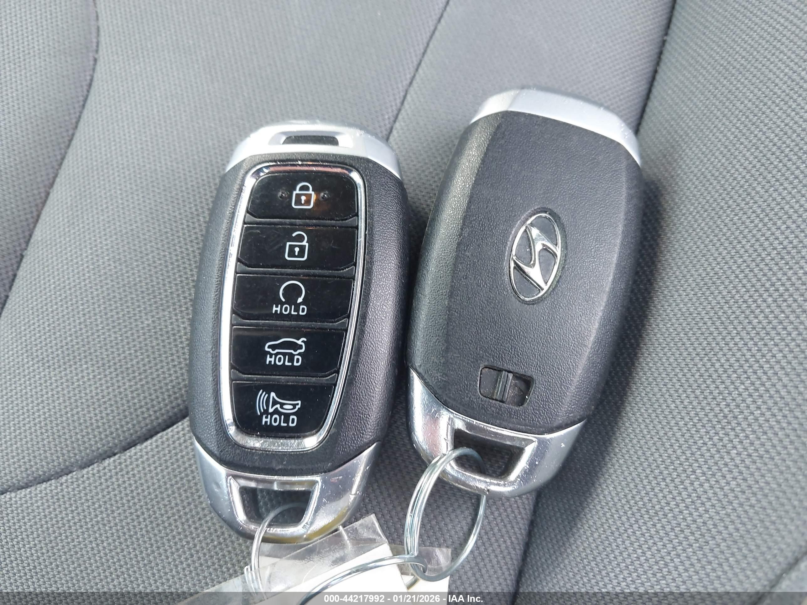 HYUNDAI ELANTRA image 11