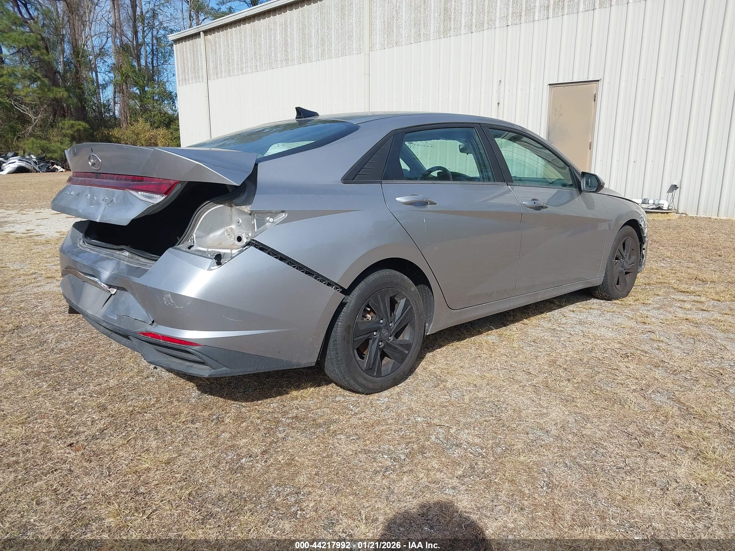 HYUNDAI ELANTRA image 4