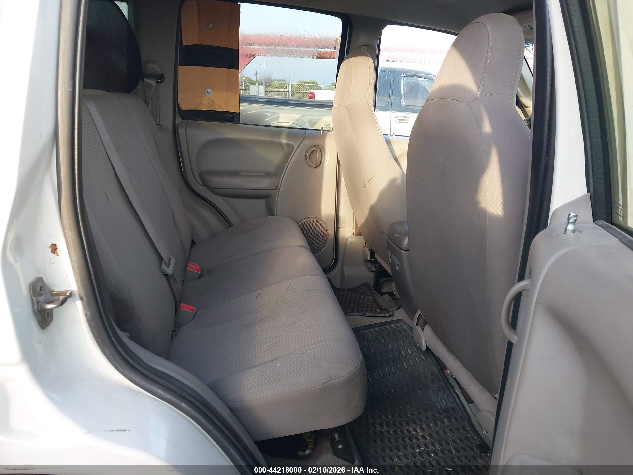 JEEP LIBERTY image 8